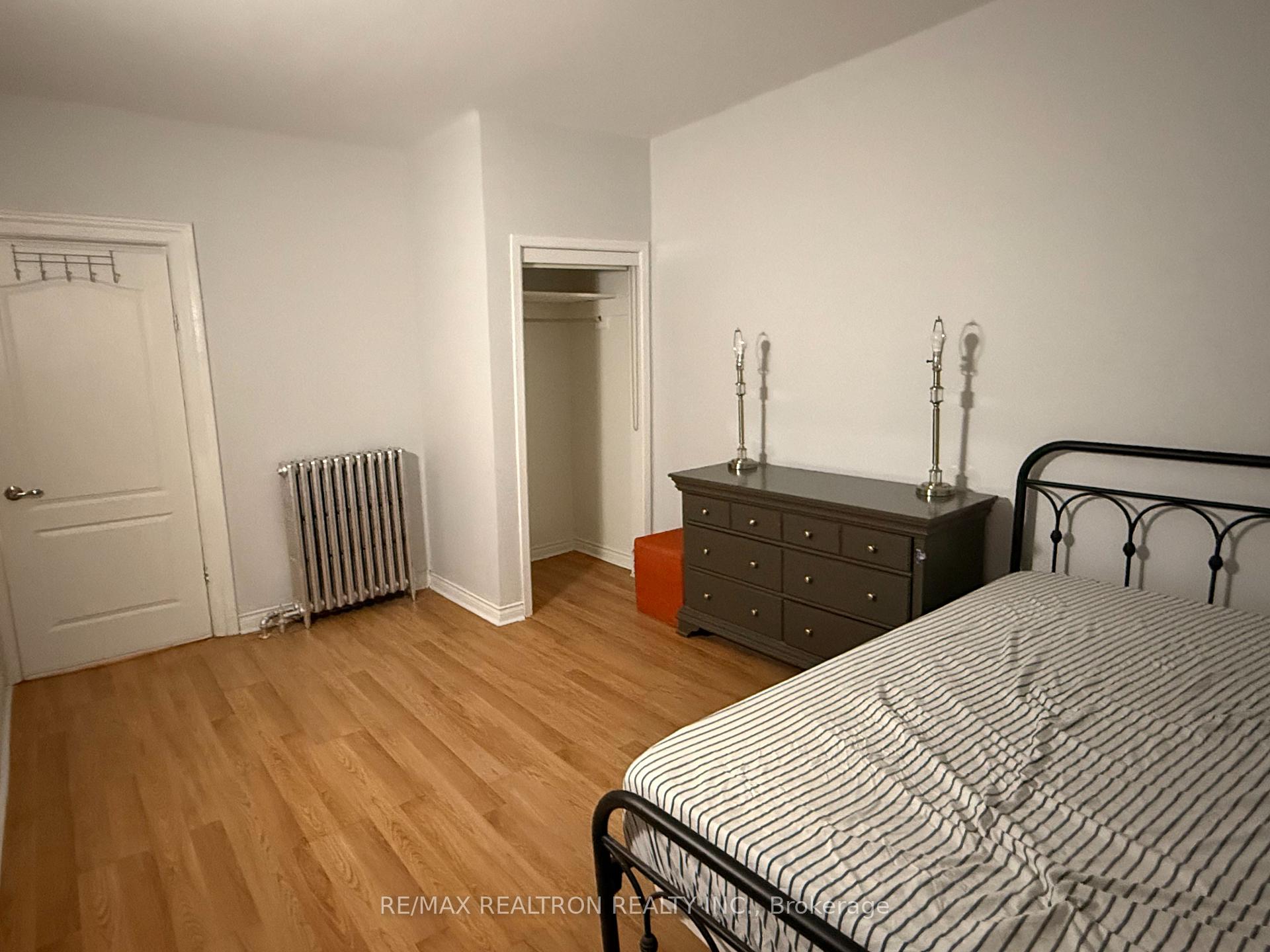 Photo 5 of Unit Upper, 712 Queen Street W, Toronto, Trinity-Bellwoods — HOMEH
