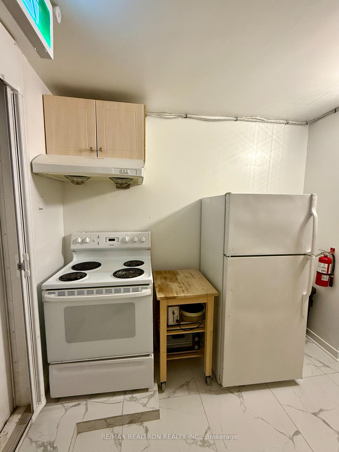Photo 22 of Unit Upper, 712 Queen Street W, Toronto, Trinity-Bellwoods — HOMEH