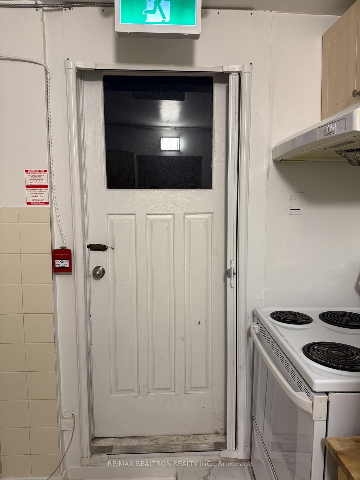 Photo 15 of Unit Upper, 712 Queen Street W, Toronto, Trinity-Bellwoods — HOMEH