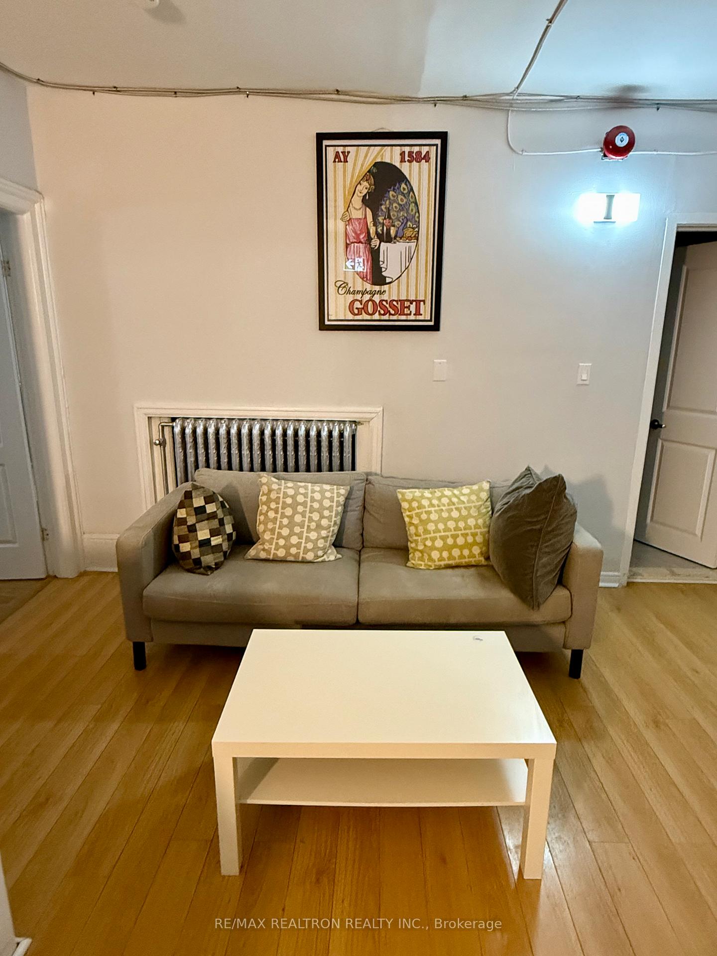Photo 24 of Unit Upper, 712 Queen Street W, Toronto, Trinity-Bellwoods — HOMEH
