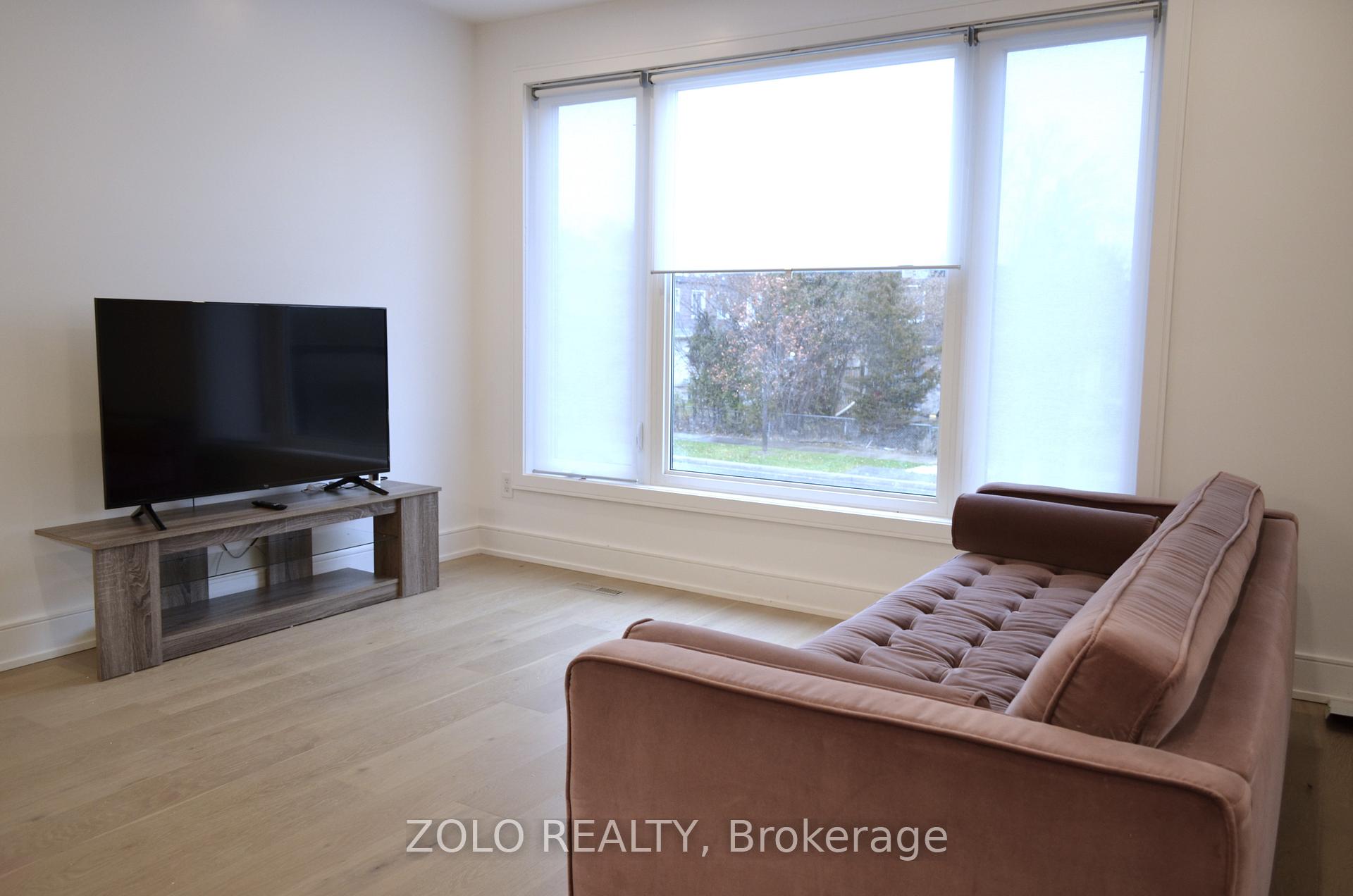 Photo 4 of 14 Lightwood Drive, Etobicoke, Thistletown-Beaumonde Heights — HOMEH