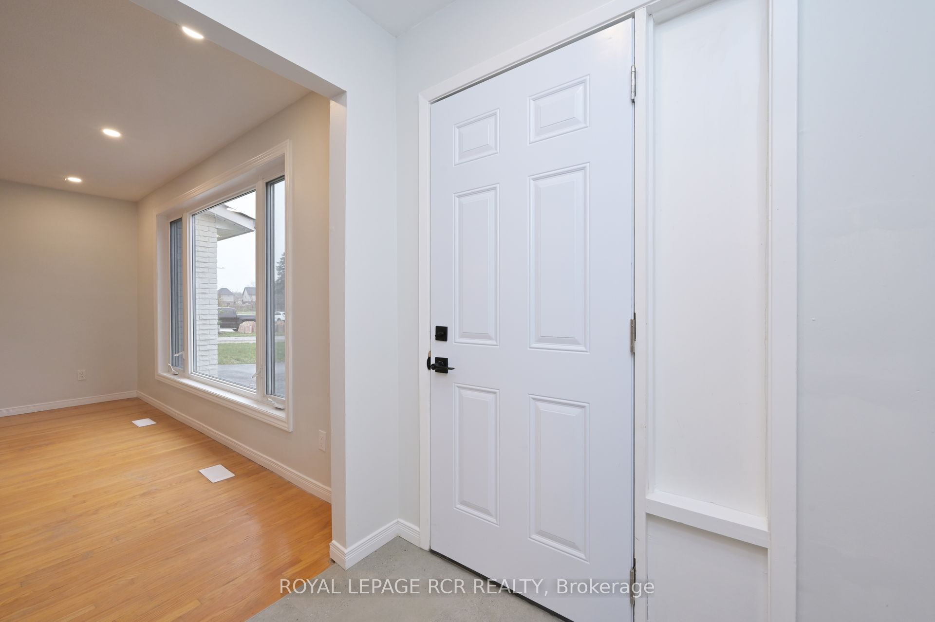 Photo 32 of 15 McKeown Street, New Tecumseth, Beeton — HOMEH