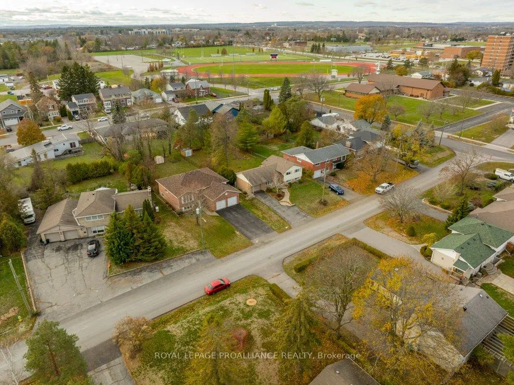 Photo 3 of 100 Selena Avenue, Belleville, Belleville Ward — HOMEH