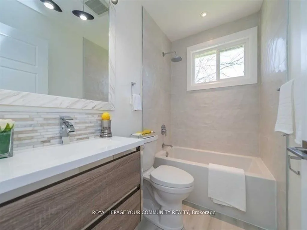 Photo 22 of Unit MAIN, 112 Murray Drive, Aurora, Aurora Highlands — HOMEH
