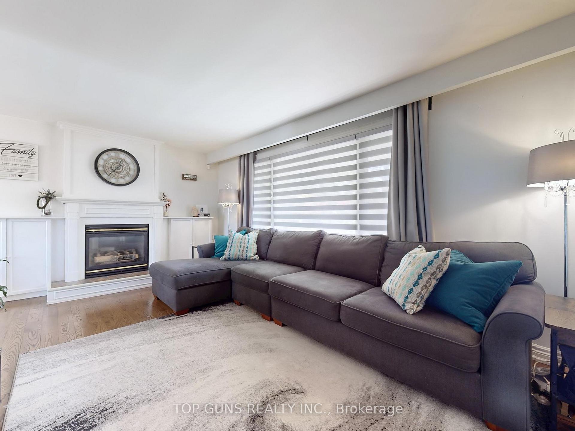 Photo 6 of 25 Ringway Crescent, Etobicoke, Elms-Old Rexdale — HOMEH