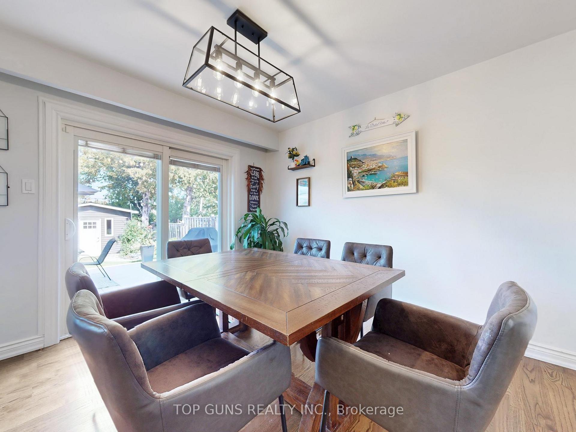 Photo 9 of 25 Ringway Crescent, Etobicoke, Elms-Old Rexdale — HOMEH