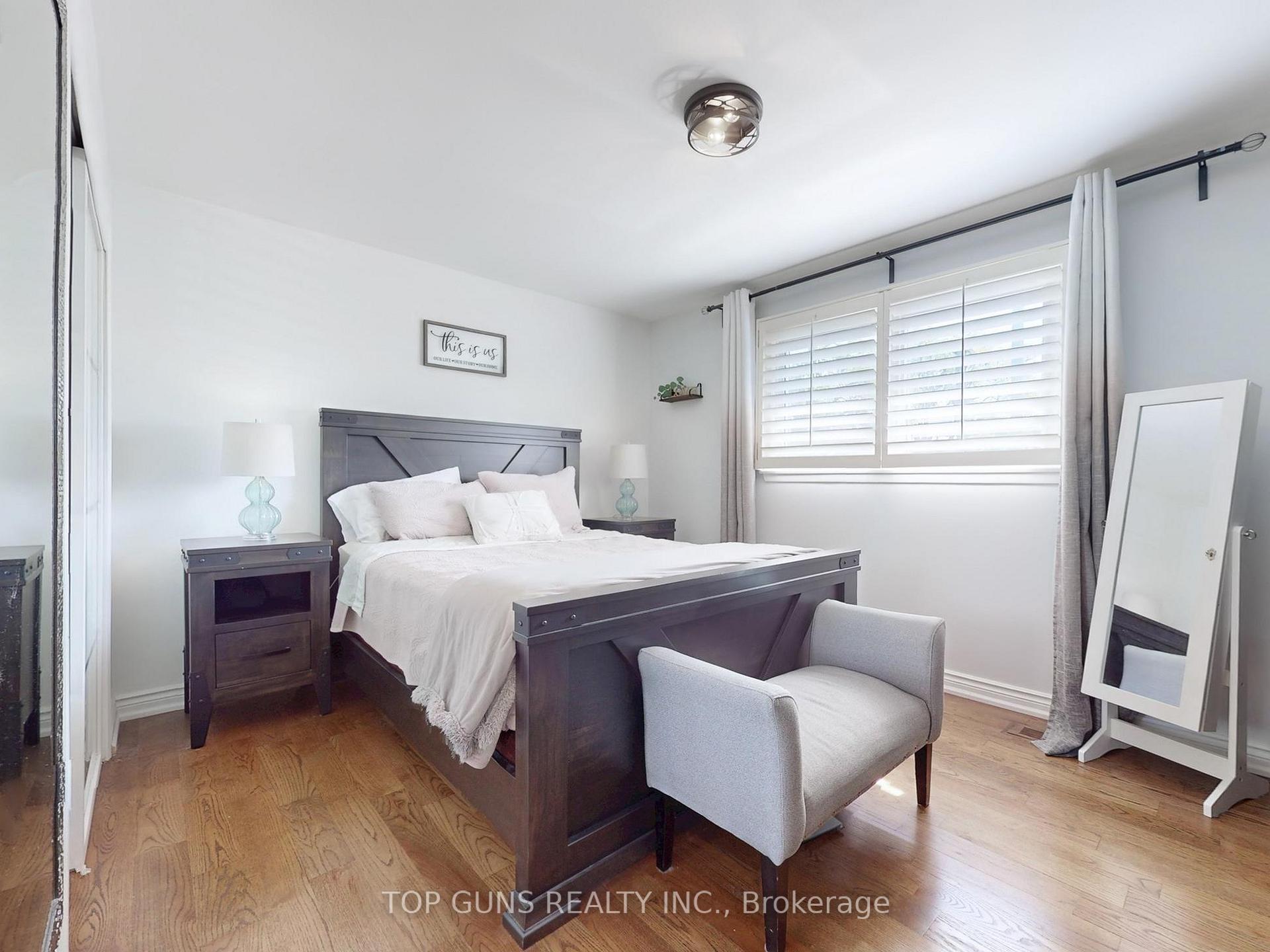 Photo 18 of 25 Ringway Crescent, Etobicoke, Elms-Old Rexdale — HOMEH