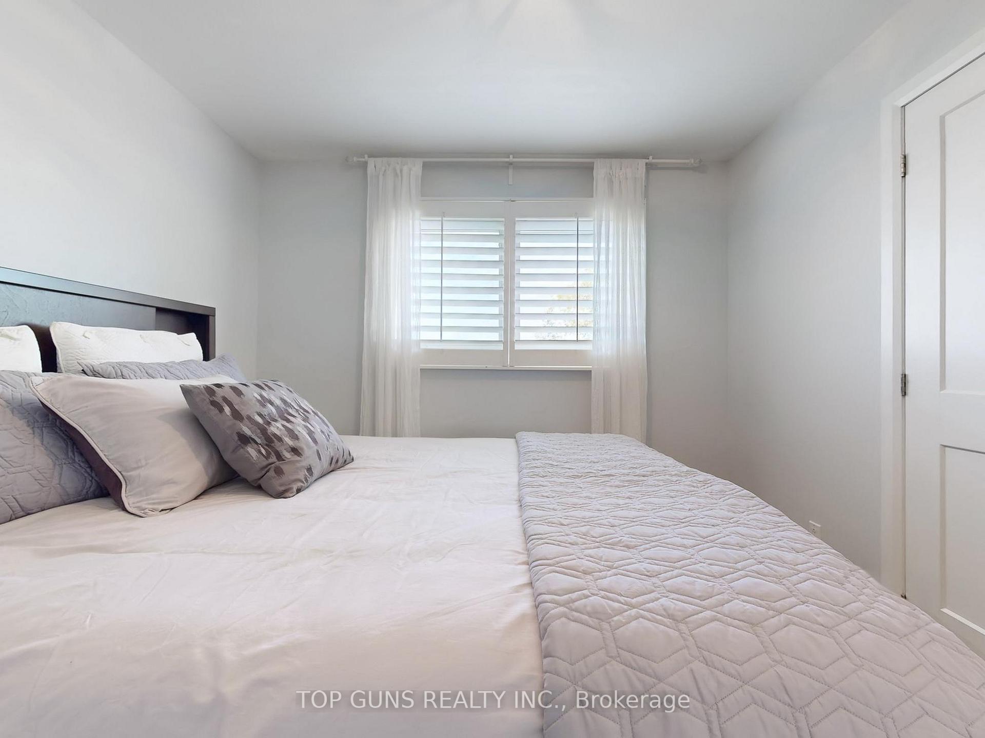 Photo 21 of 25 Ringway Crescent, Etobicoke, Elms-Old Rexdale — HOMEH