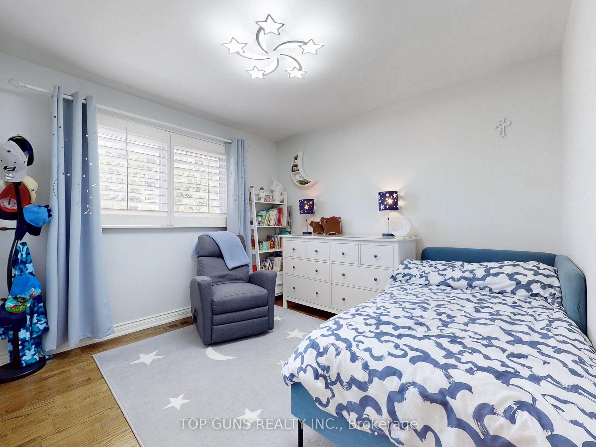 Photo 23 of 25 Ringway Crescent, Etobicoke, Elms-Old Rexdale — HOMEH