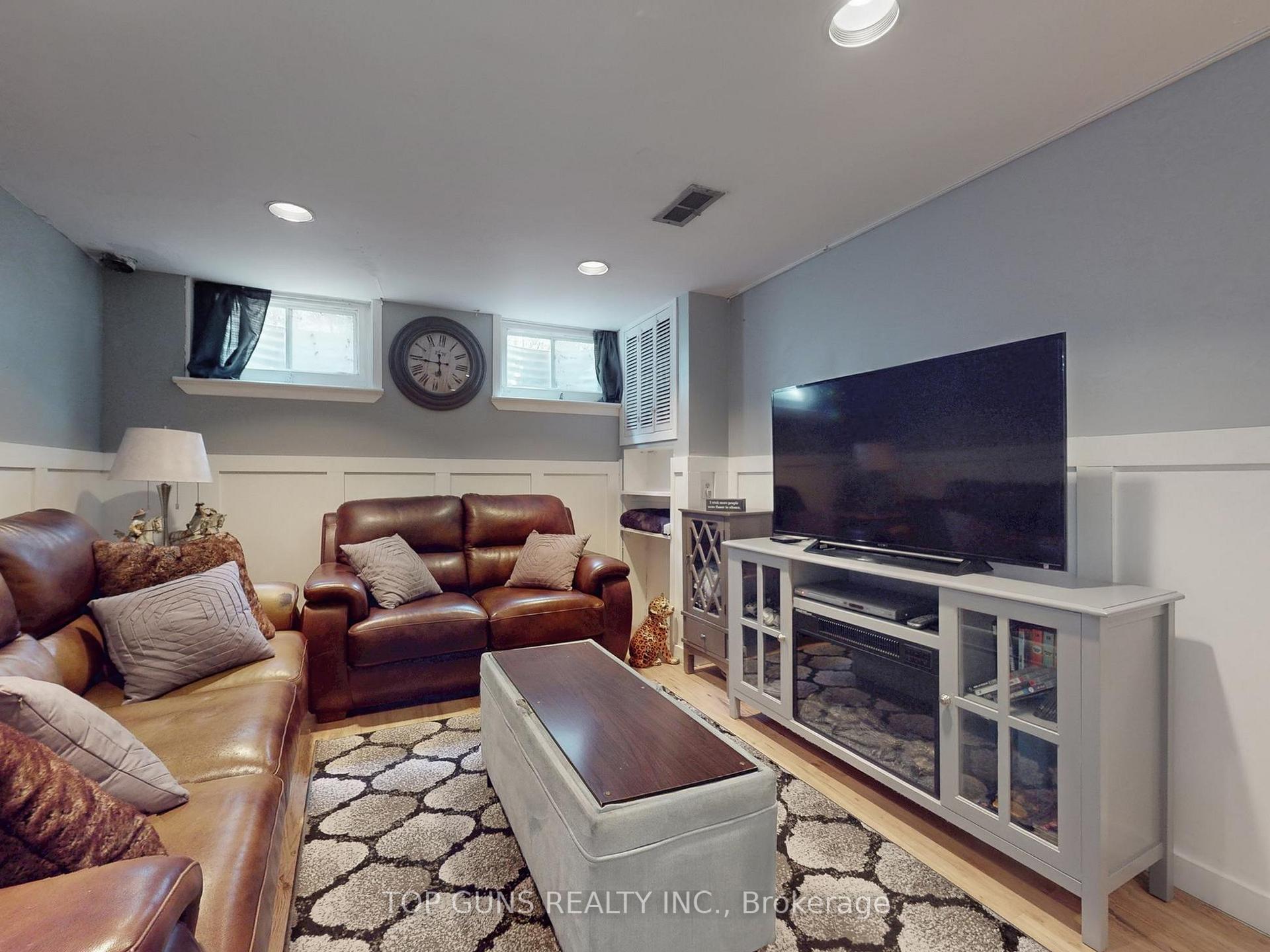 Photo 31 of 25 Ringway Crescent, Etobicoke, Elms-Old Rexdale — HOMEH