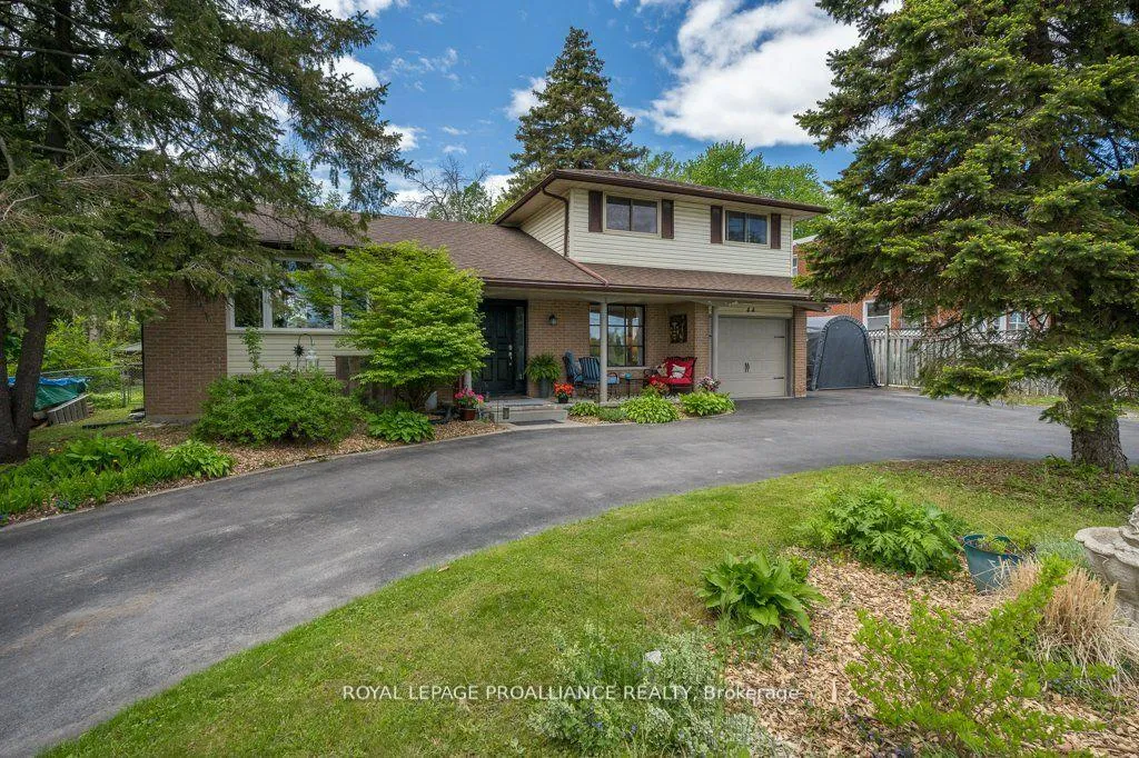 Photo 3 of 44 Sidney Street, Belleville, Belleville Ward — HOMEH