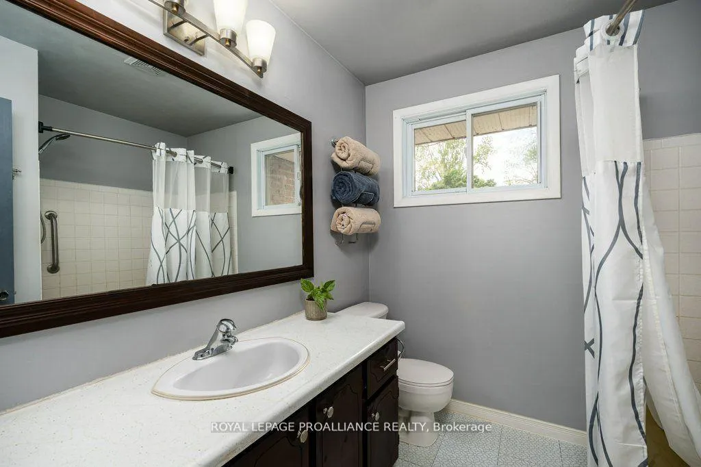 Photo 164 of 44 Sidney Street, Belleville, Belleville Ward — HOMEH
