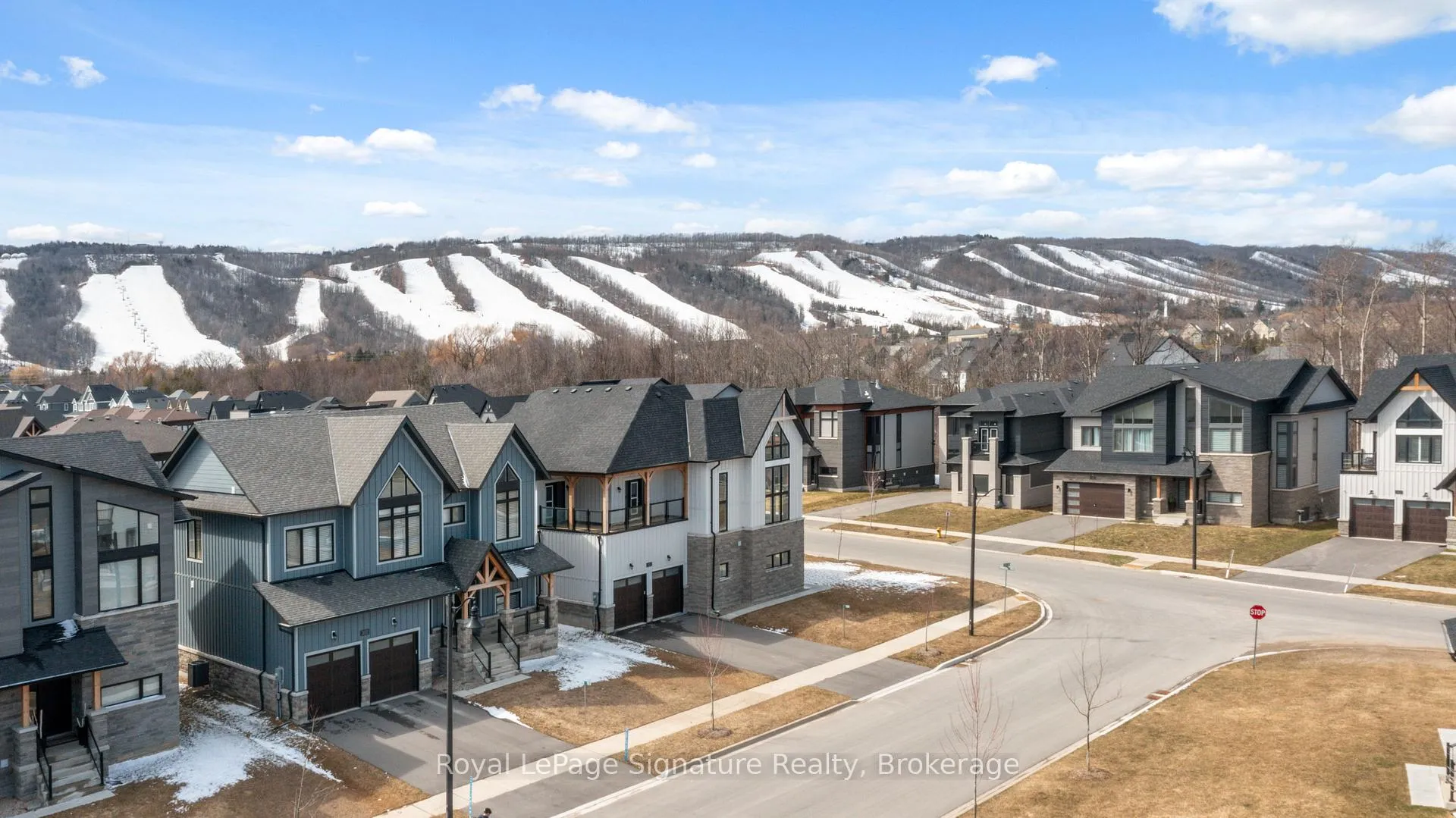 Photo 4 of 101 Cattail Crescent, Blue Mountains — HOMEH