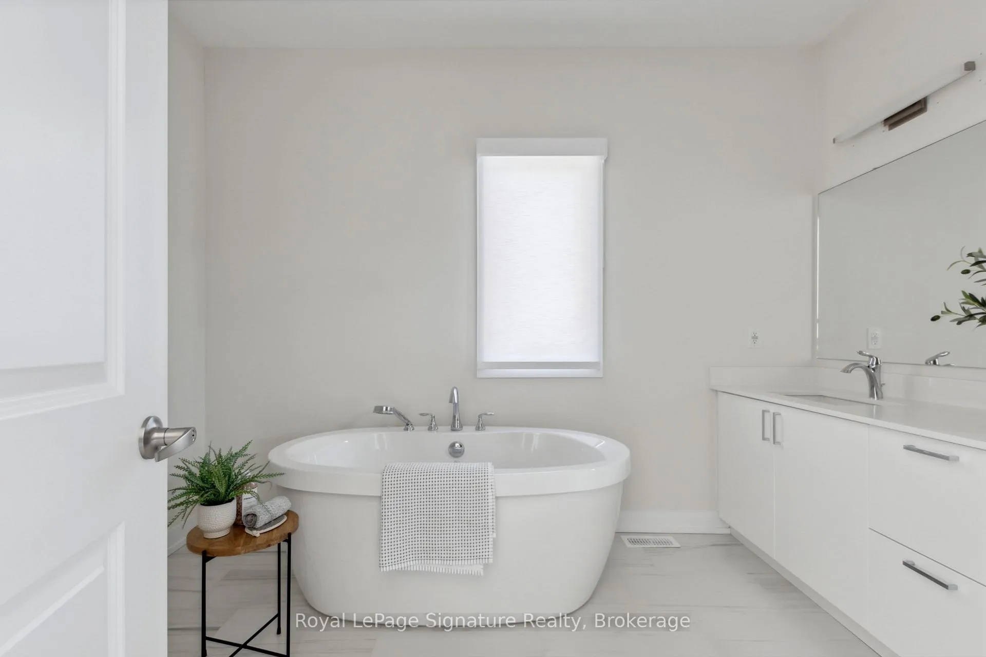 Photo 123 of 101 Cattail Crescent, Blue Mountains — HOMEH