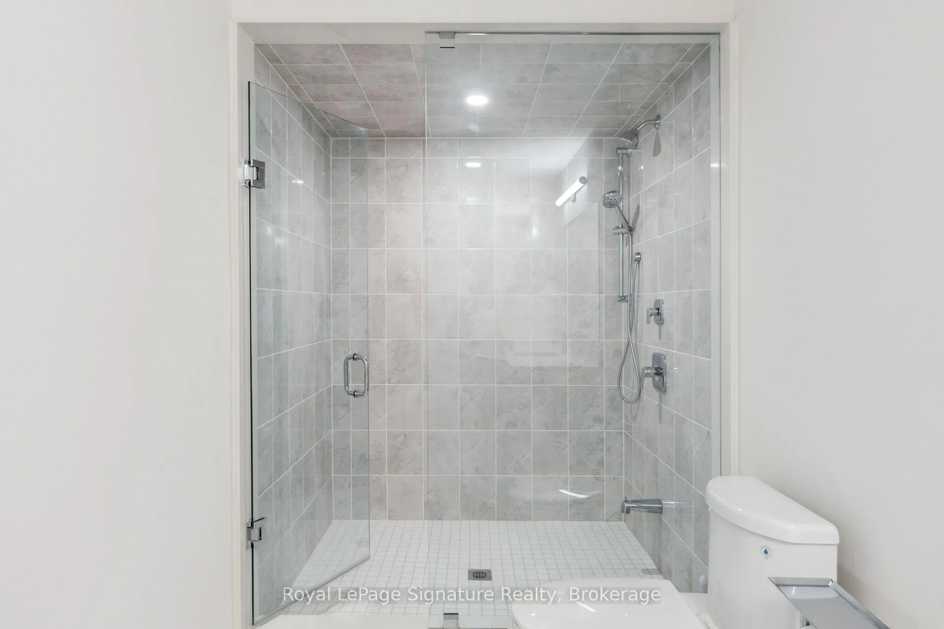 Photo 205 of 101 Cattail Crescent, Blue Mountains — HOMEH