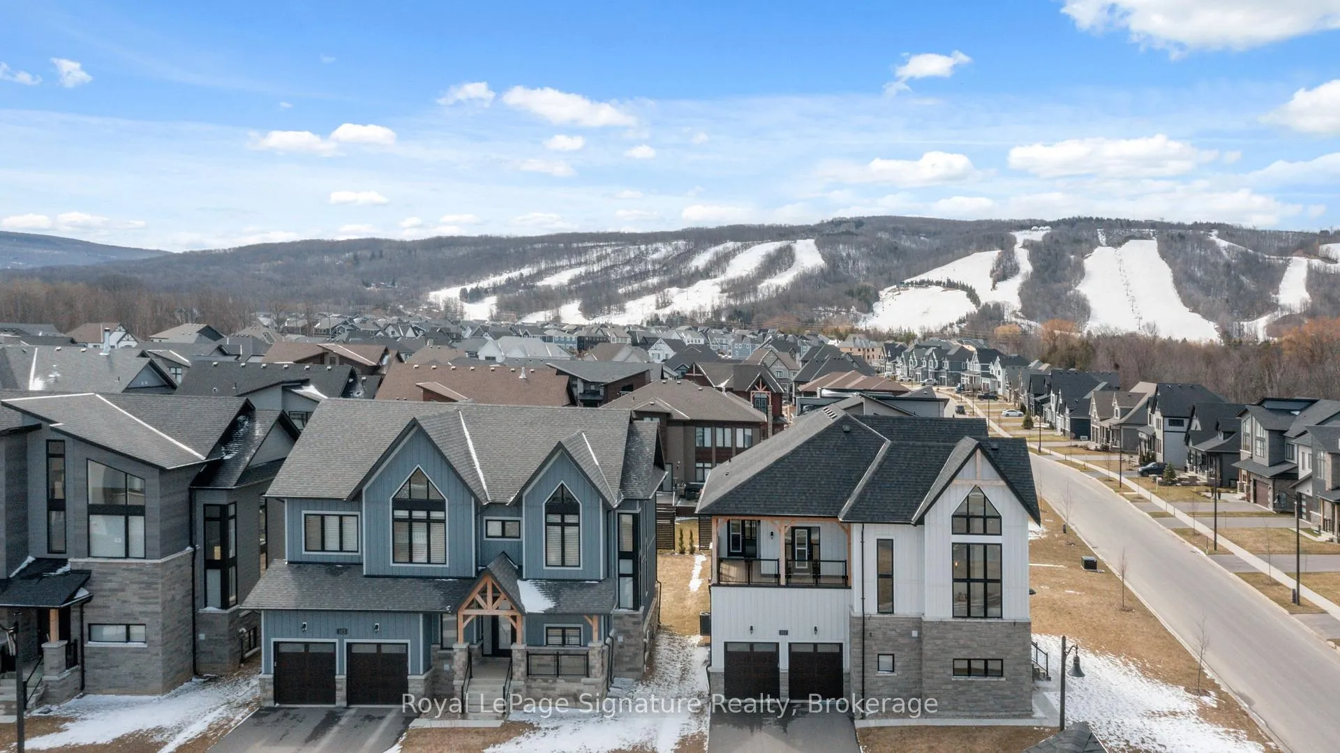Photo 208 of 101 Cattail Crescent, Blue Mountains — HOMEH
