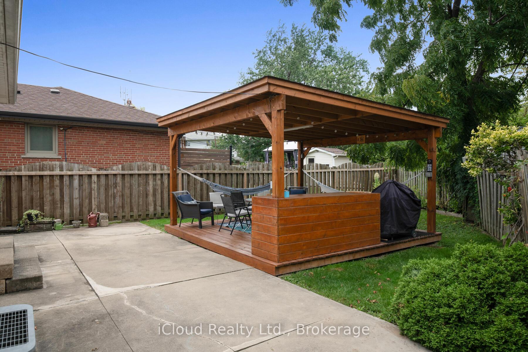 Photo 22 of 76 Stavely Crescent, Etobicoke, Rexdale-Kipling — HOMEH
