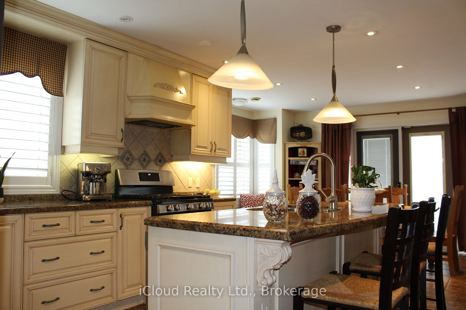 Photo 12 of 76 Stavely Crescent, Etobicoke, Rexdale-Kipling — HOMEH