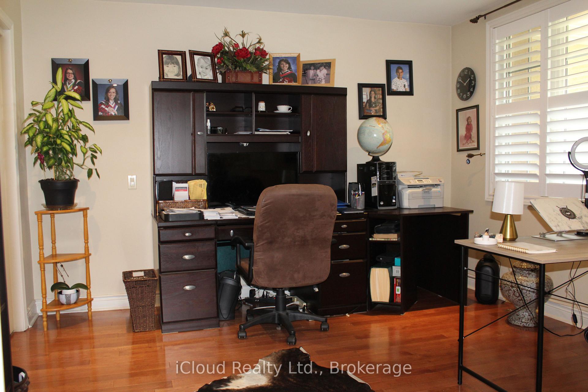 Photo 8 of 76 Stavely Crescent, Etobicoke, Rexdale-Kipling — HOMEH