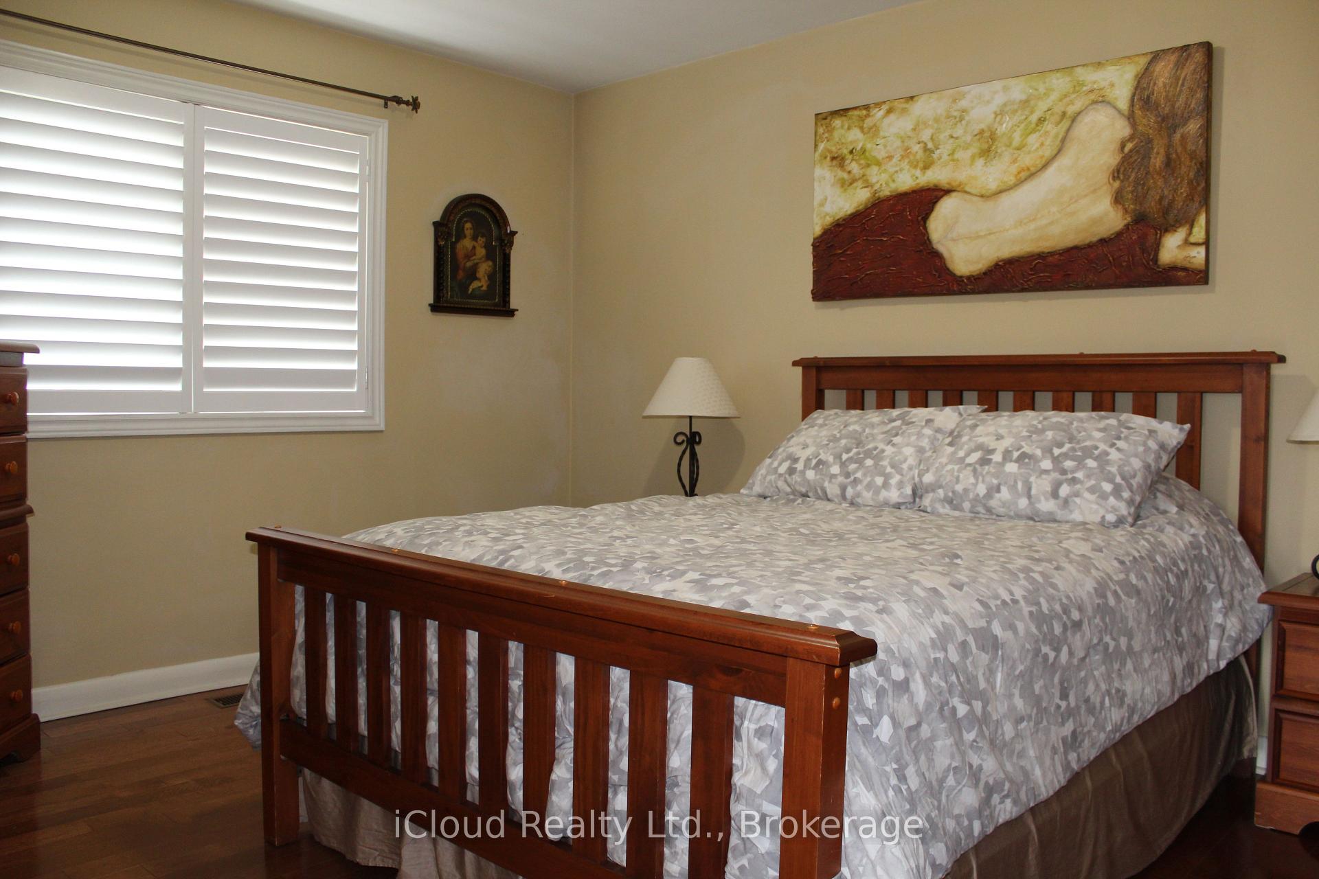 Photo 28 of 76 Stavely Crescent, Etobicoke, Rexdale-Kipling — HOMEH