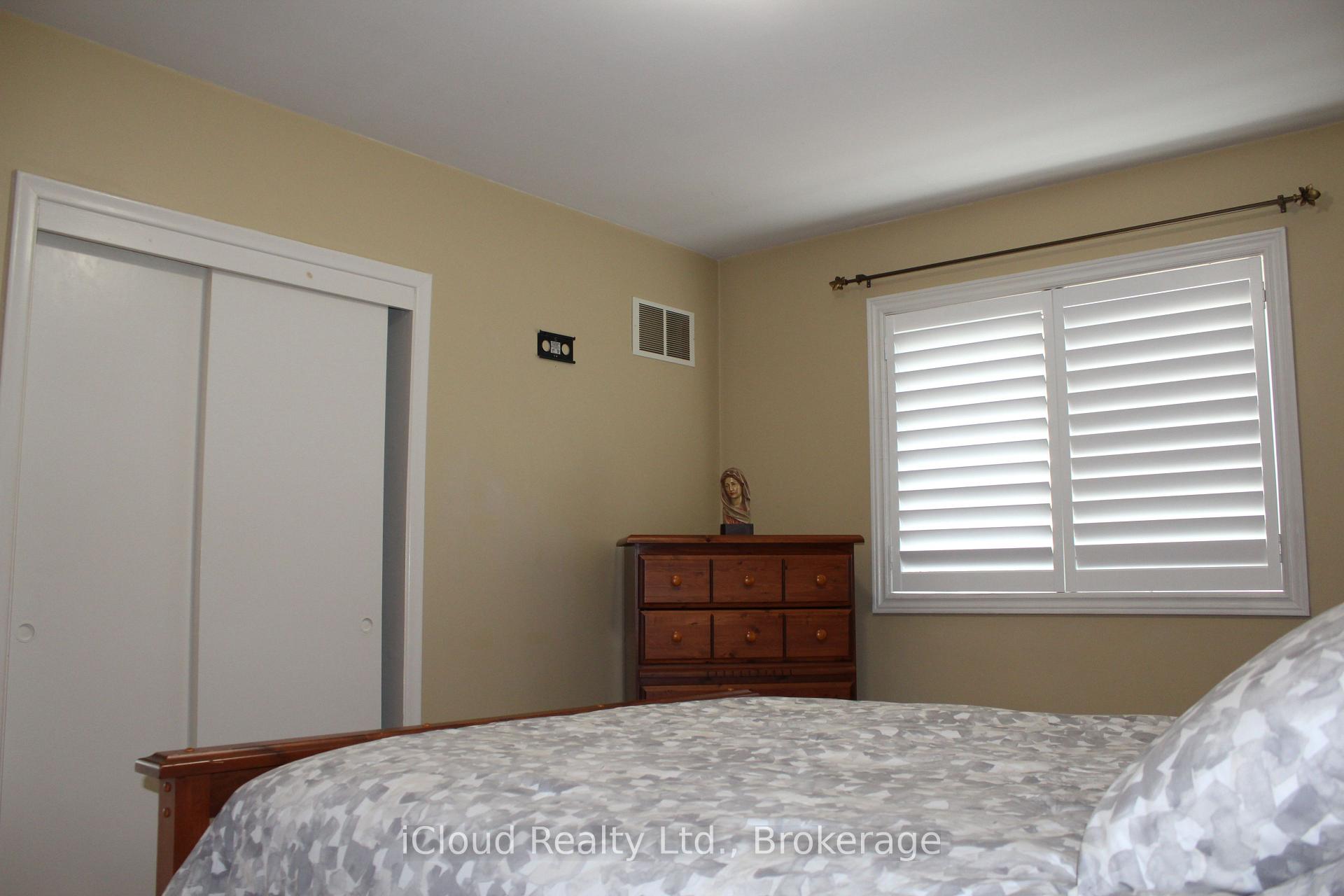 Photo 27 of 76 Stavely Crescent, Etobicoke, Rexdale-Kipling — HOMEH