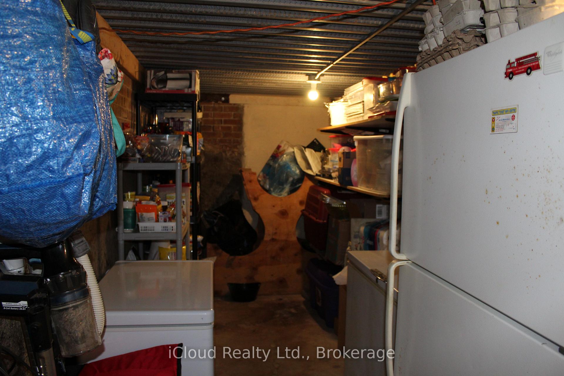 Photo 17 of 76 Stavely Crescent, Etobicoke, Rexdale-Kipling — HOMEH