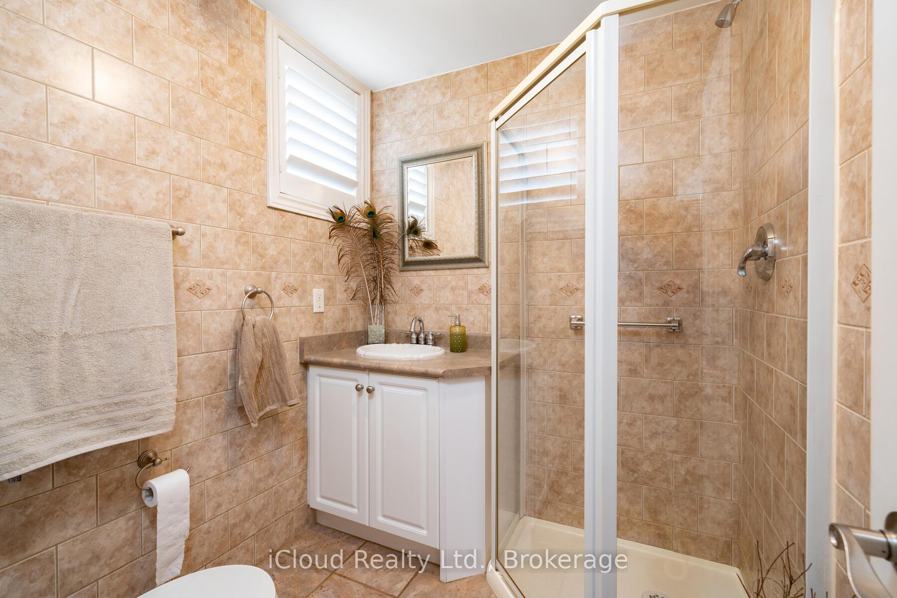 Photo 10 of 76 Stavely Crescent, Etobicoke, Rexdale-Kipling — HOMEH