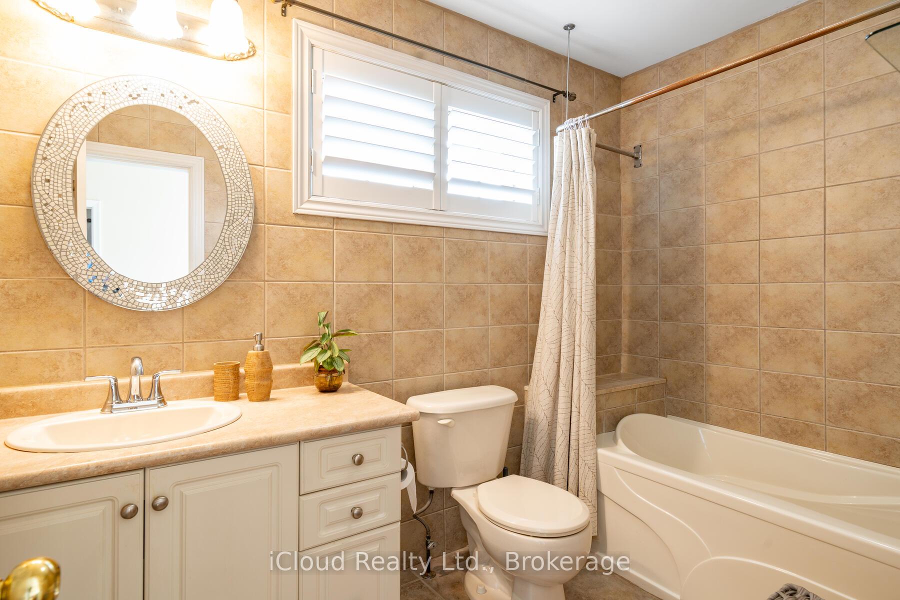 Photo 29 of 76 Stavely Crescent, Etobicoke, Rexdale-Kipling — HOMEH