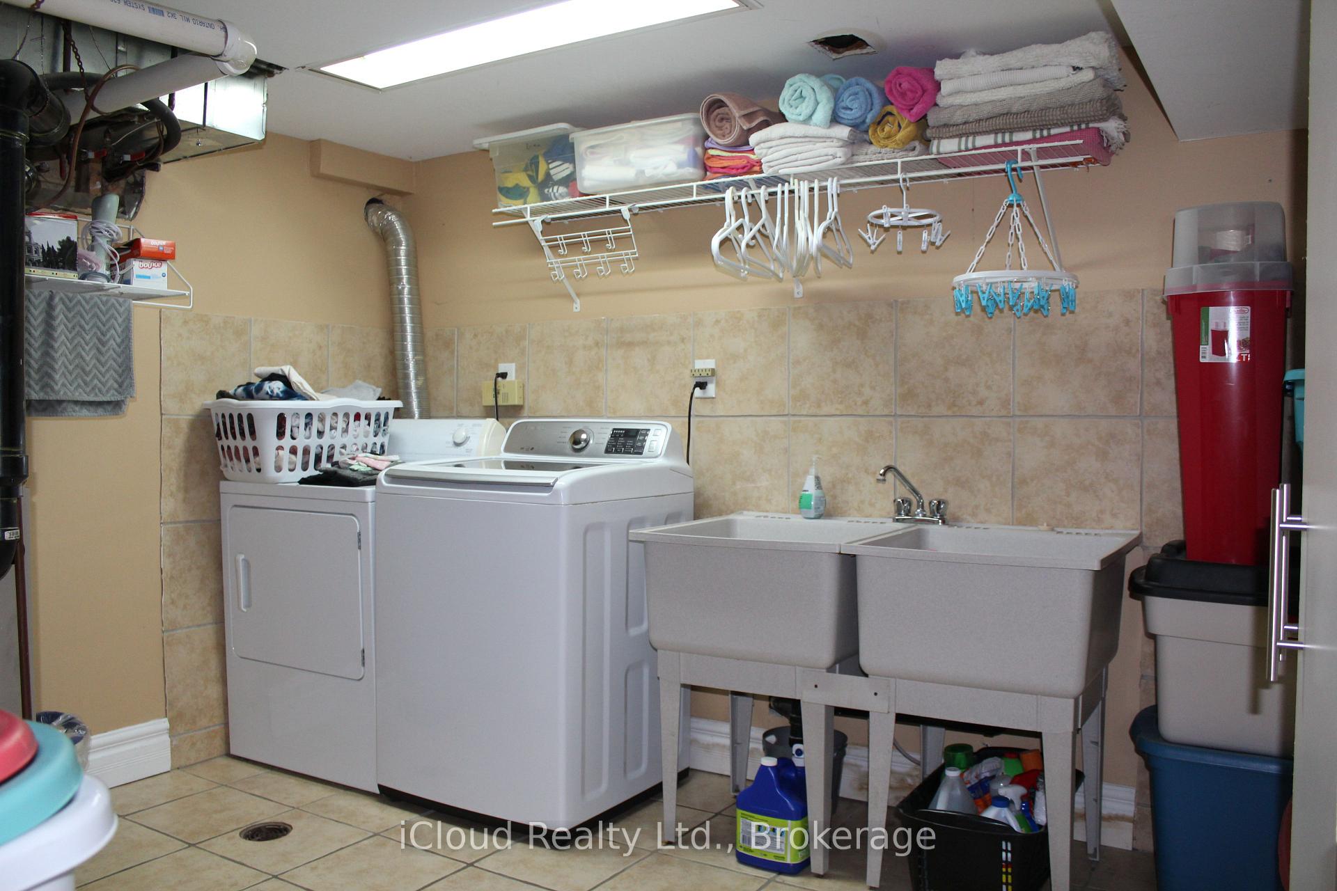 Photo 14 of 76 Stavely Crescent, Etobicoke, Rexdale-Kipling — HOMEH