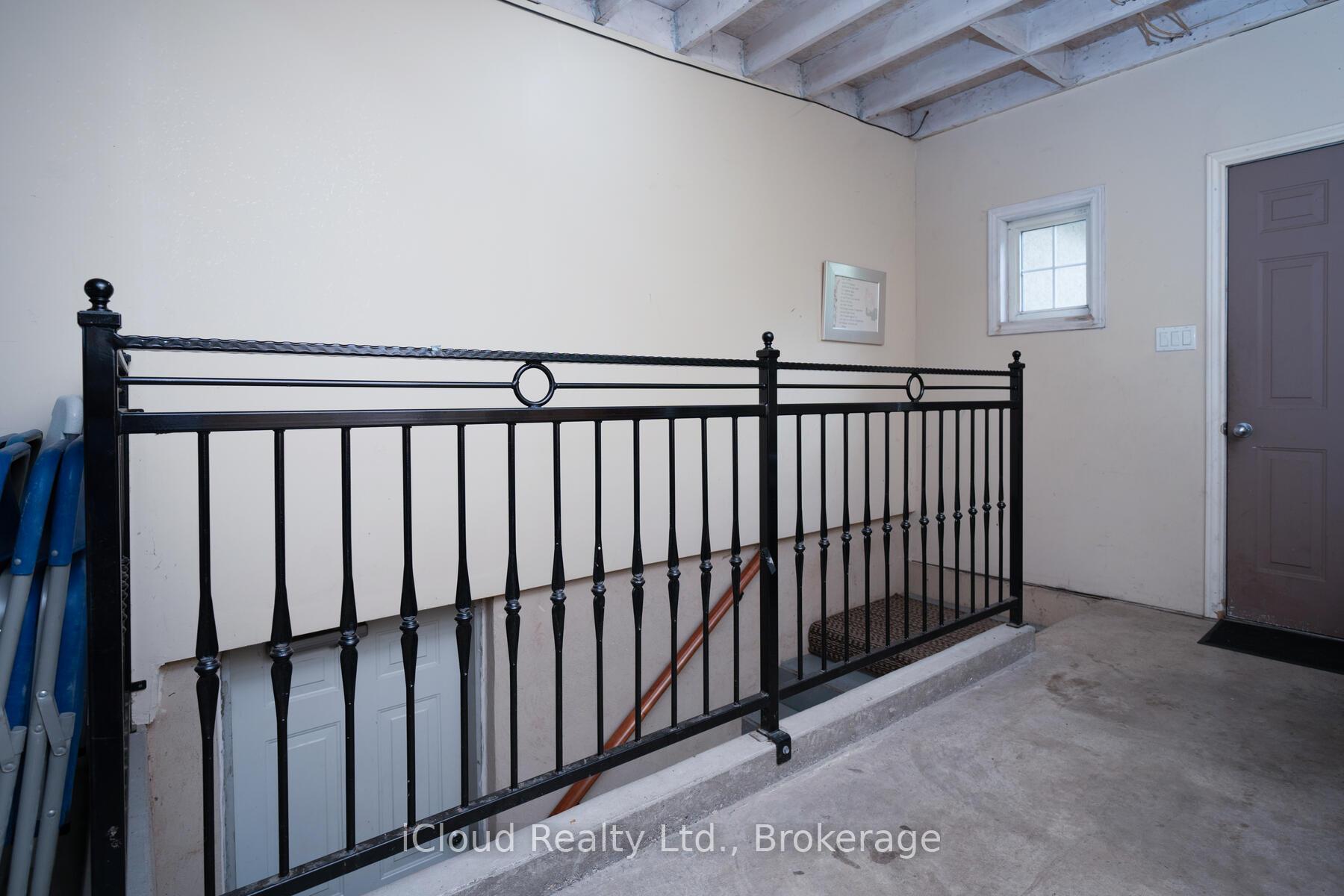 Photo 13 of 76 Stavely Crescent, Etobicoke, Rexdale-Kipling — HOMEH