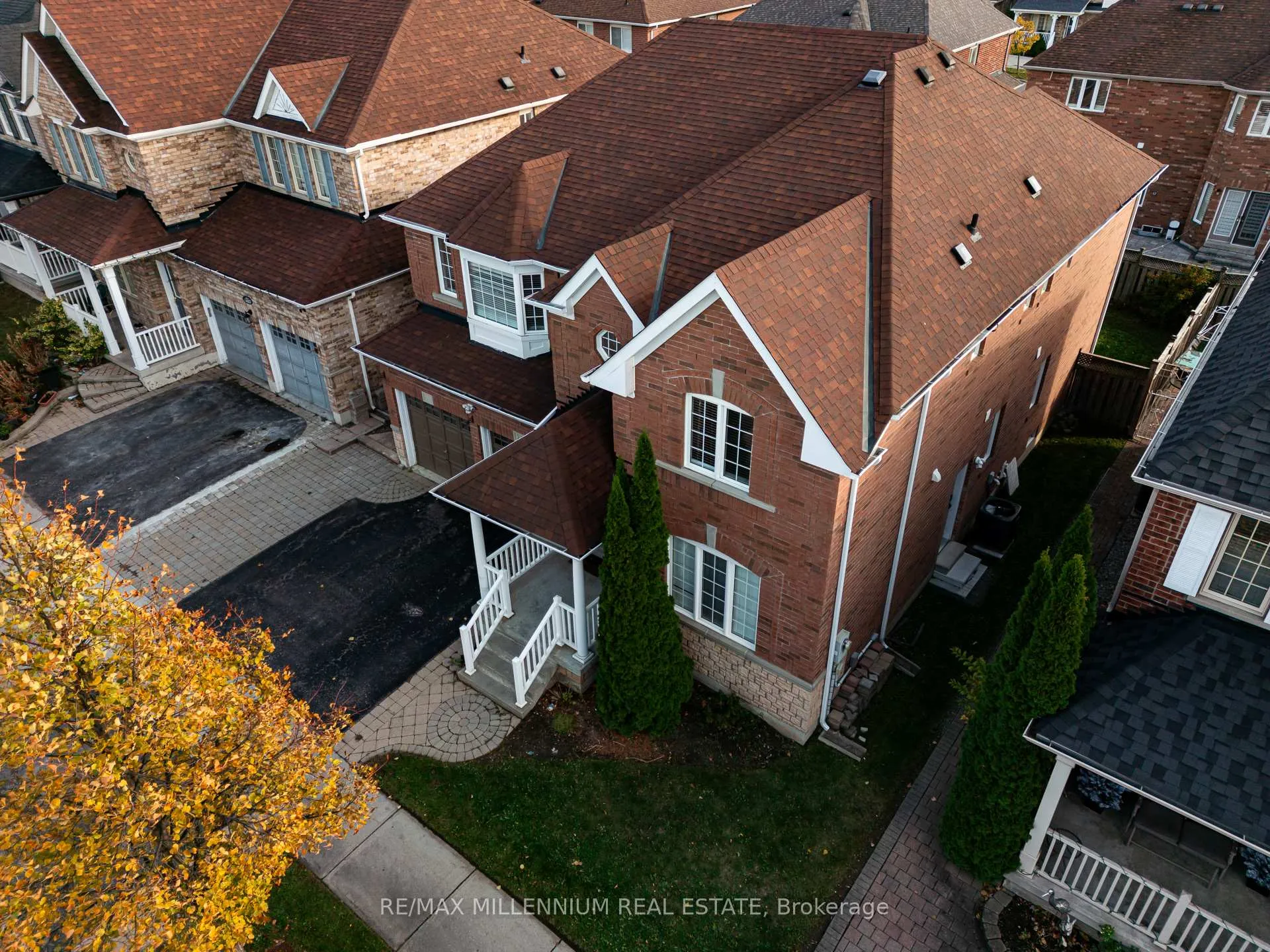 Photo 5 of 25 Bevan Crescent, Ajax, Northwest Ajax — HOMEH