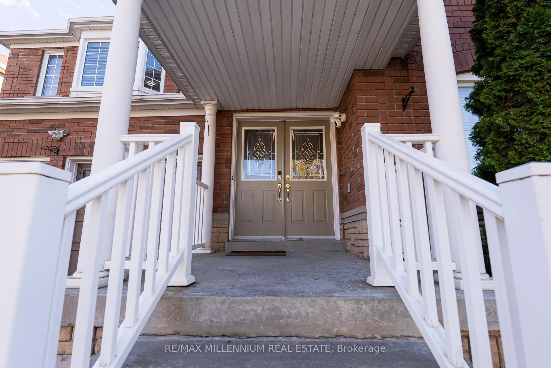 Photo 7 of 25 Bevan Crescent, Ajax, Northwest Ajax — HOMEH