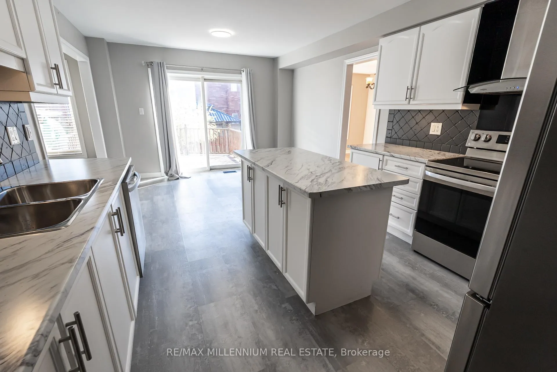 Photo 23 of 25 Bevan Crescent, Ajax, Northwest Ajax — HOMEH