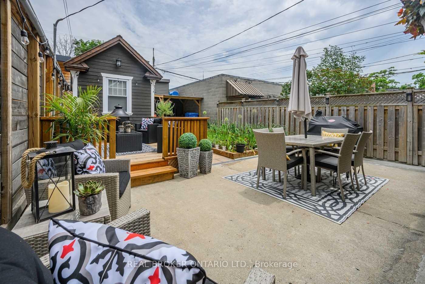 Photo 2 of Unit Main, 83 Bellwoods Avenue, Toronto, Trinity-Bellwoods — HOMEH