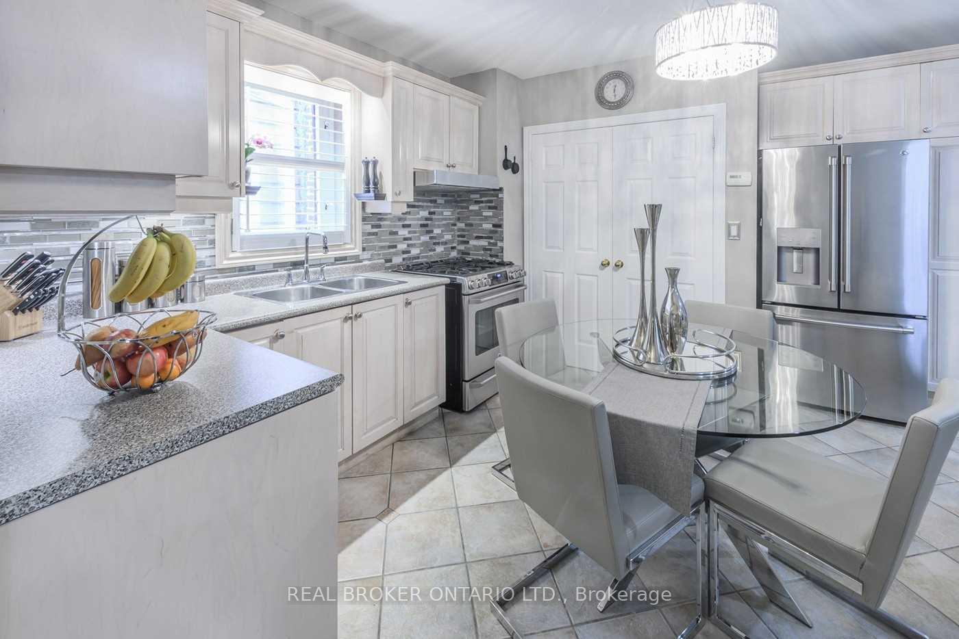 Photo 8 of Unit Main, 83 Bellwoods Avenue, Toronto, Trinity-Bellwoods — HOMEH