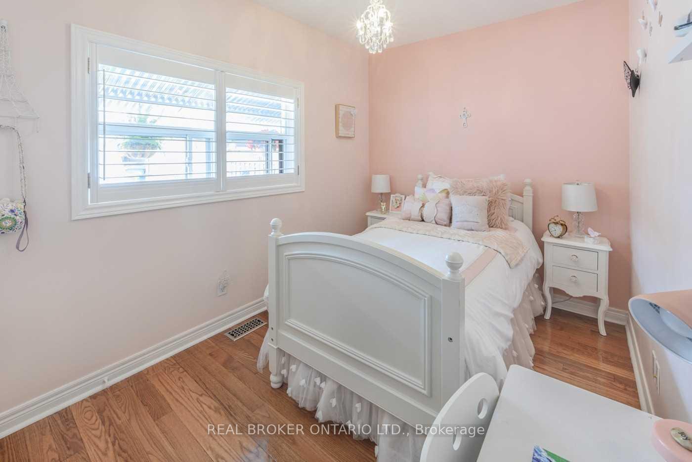 Photo 11 of Unit Main, 83 Bellwoods Avenue, Toronto, Trinity-Bellwoods — HOMEH