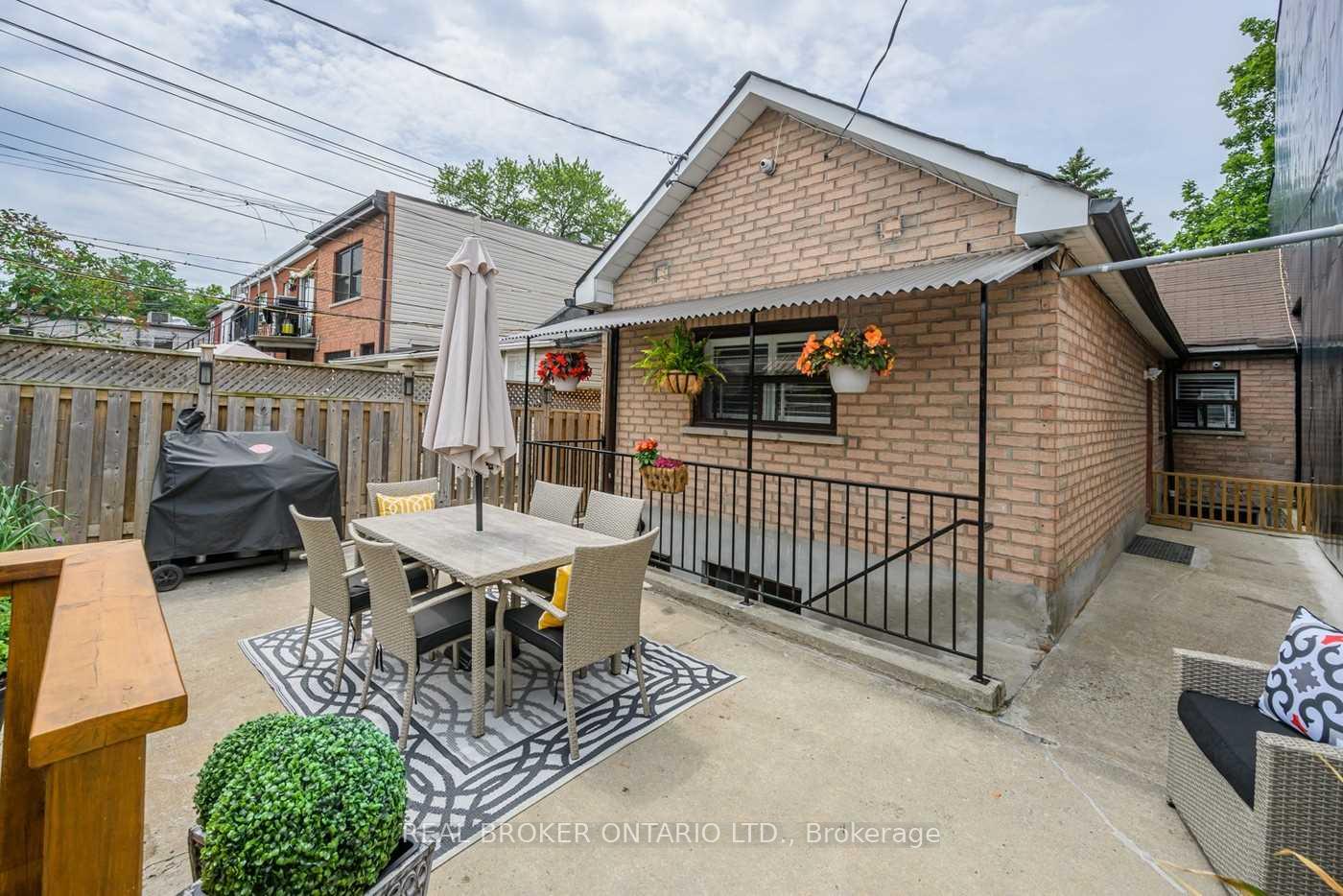 Photo 13 of Unit Main, 83 Bellwoods Avenue, Toronto, Trinity-Bellwoods — HOMEH