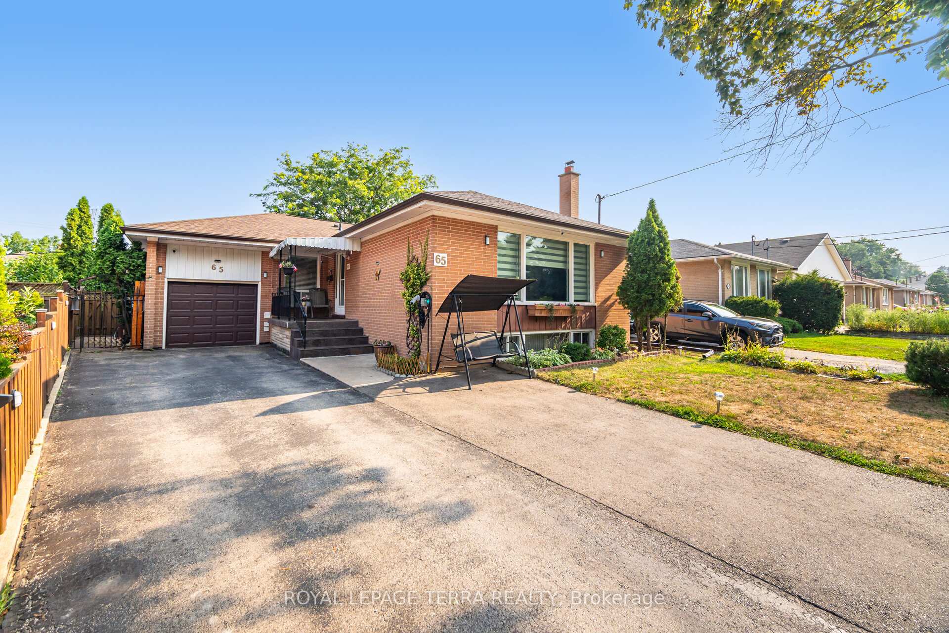 Photo 4 of 65 Alhart Drive, Etobicoke, Thistletown-Beaumonde Heights — HOMEH