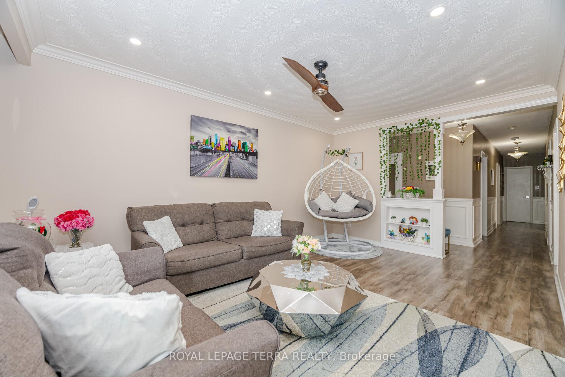 Photo 8 of 65 Alhart Drive, Etobicoke, Thistletown-Beaumonde Heights — HOMEH