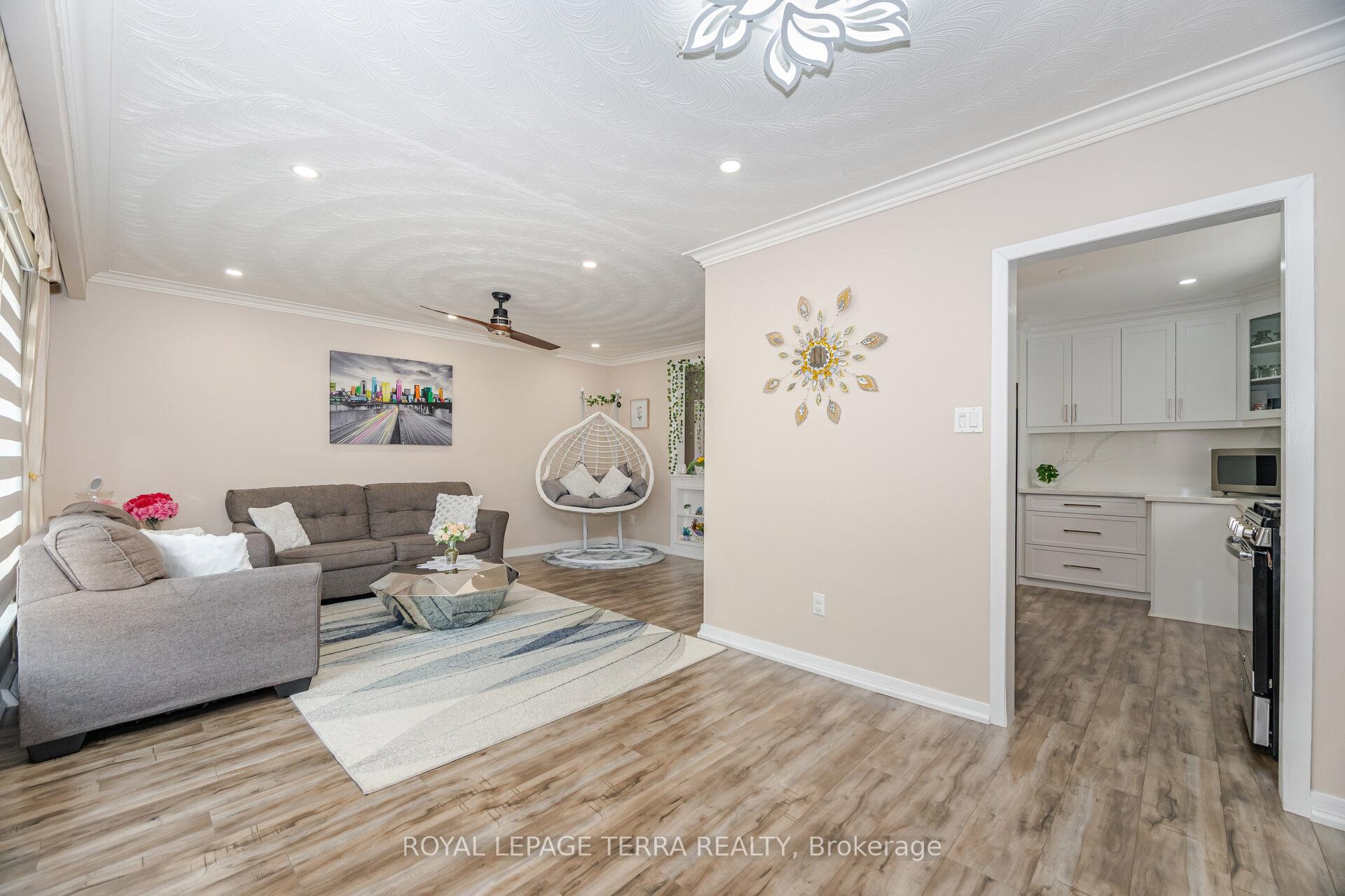 Photo 10 of 65 Alhart Drive, Etobicoke, Thistletown-Beaumonde Heights — HOMEH