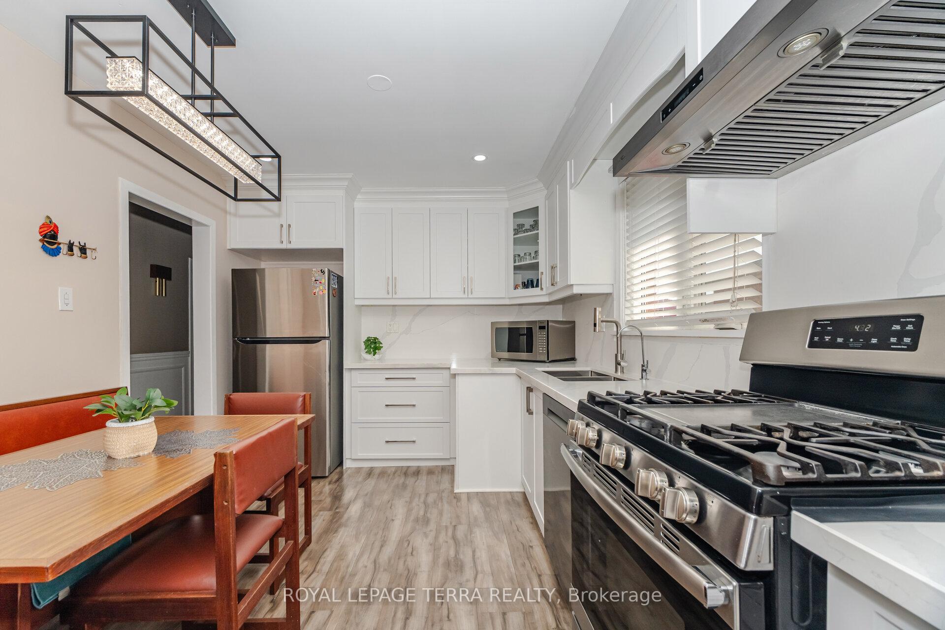 Photo 11 of 65 Alhart Drive, Etobicoke, Thistletown-Beaumonde Heights — HOMEH
