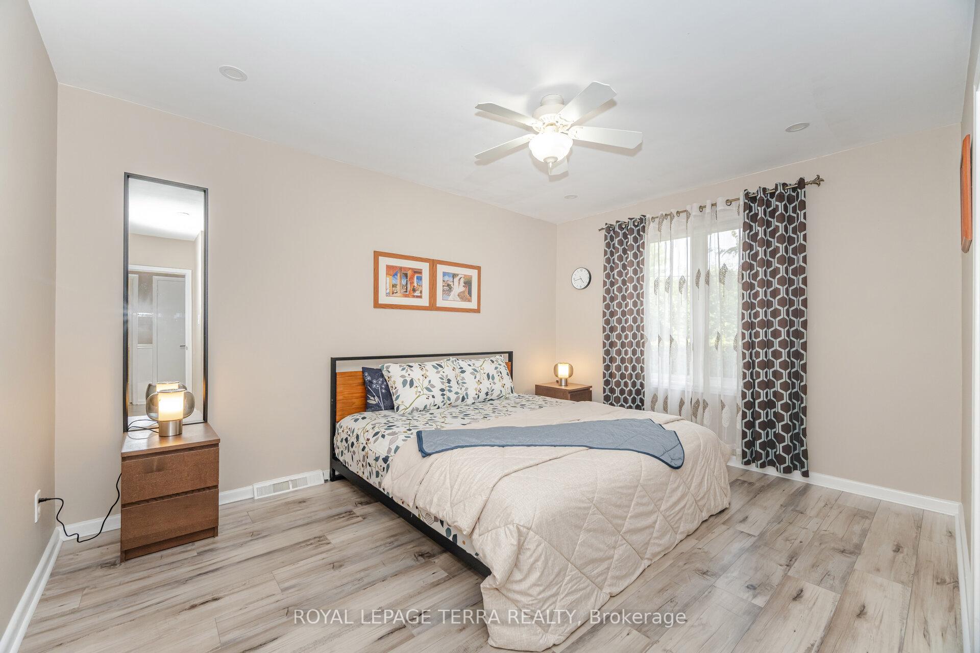 Photo 16 of 65 Alhart Drive, Etobicoke, Thistletown-Beaumonde Heights — HOMEH