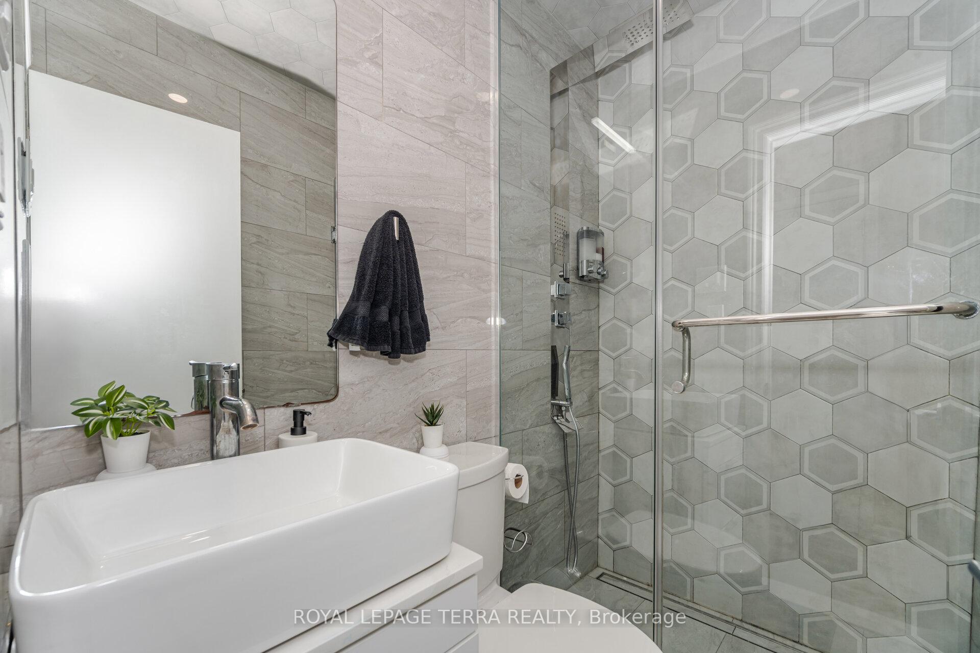 Photo 21 of 65 Alhart Drive, Etobicoke, Thistletown-Beaumonde Heights — HOMEH