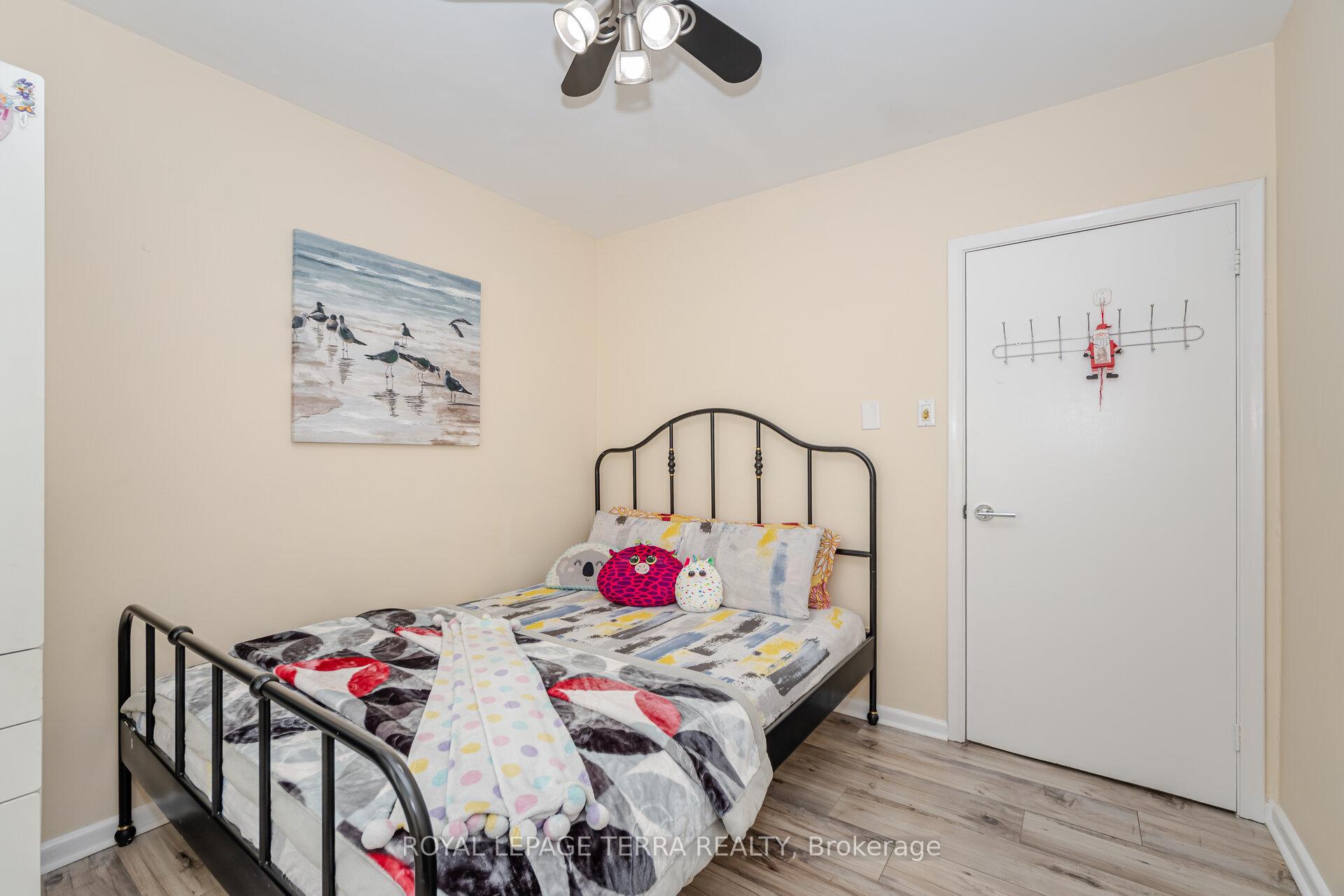 Photo 23 of 65 Alhart Drive, Etobicoke, Thistletown-Beaumonde Heights — HOMEH