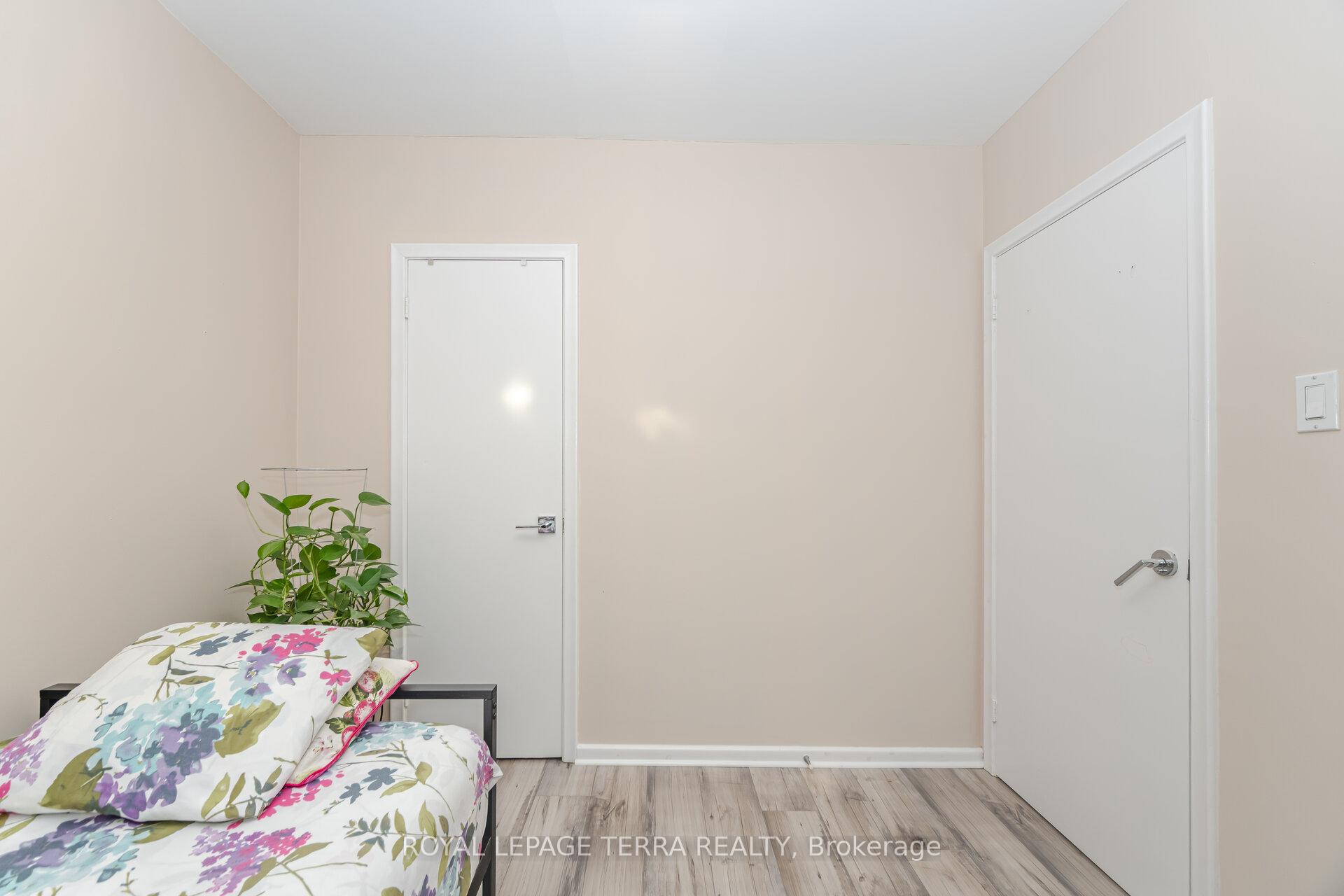 Photo 25 of 65 Alhart Drive, Etobicoke, Thistletown-Beaumonde Heights — HOMEH