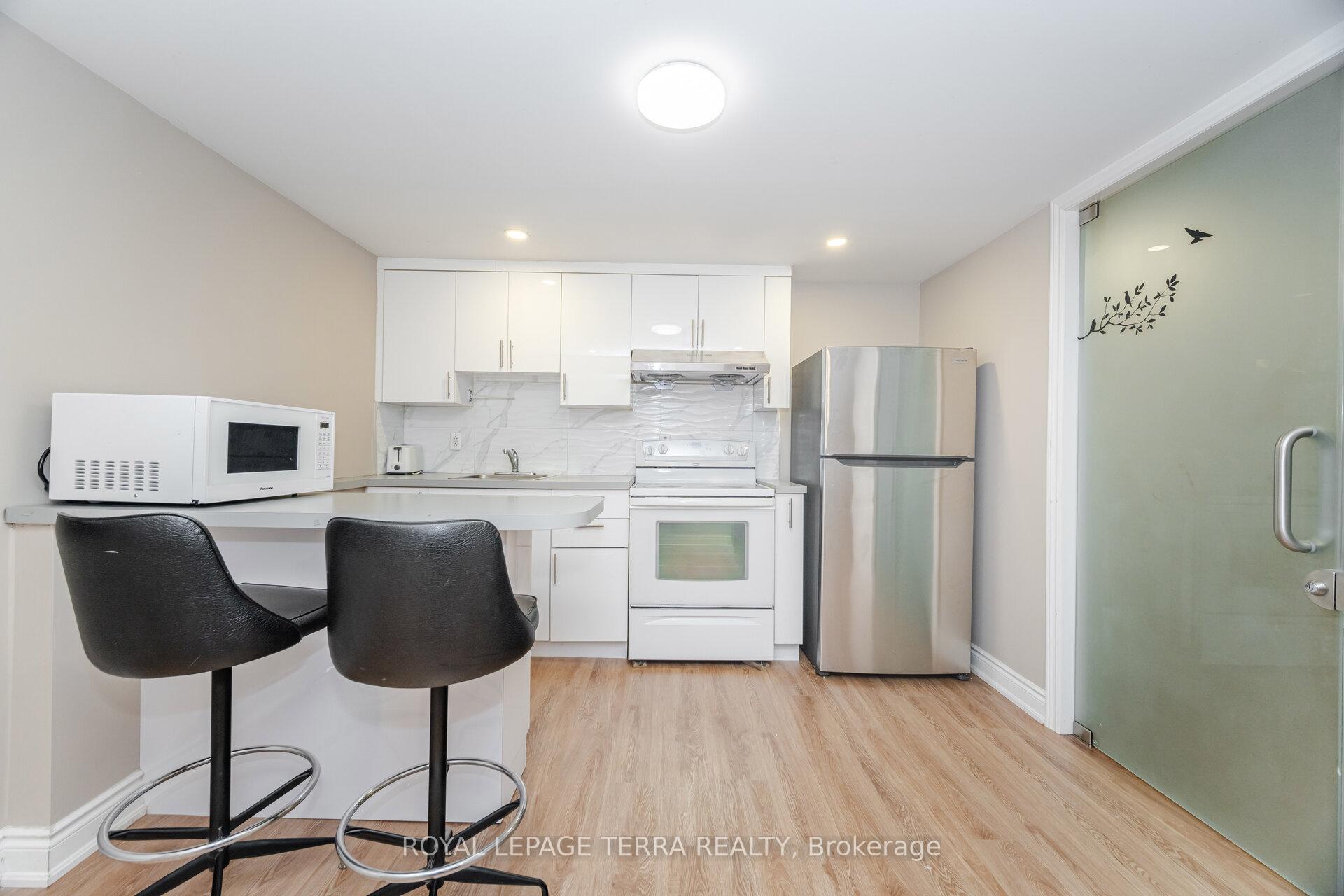 Photo 29 of 65 Alhart Drive, Etobicoke, Thistletown-Beaumonde Heights — HOMEH
