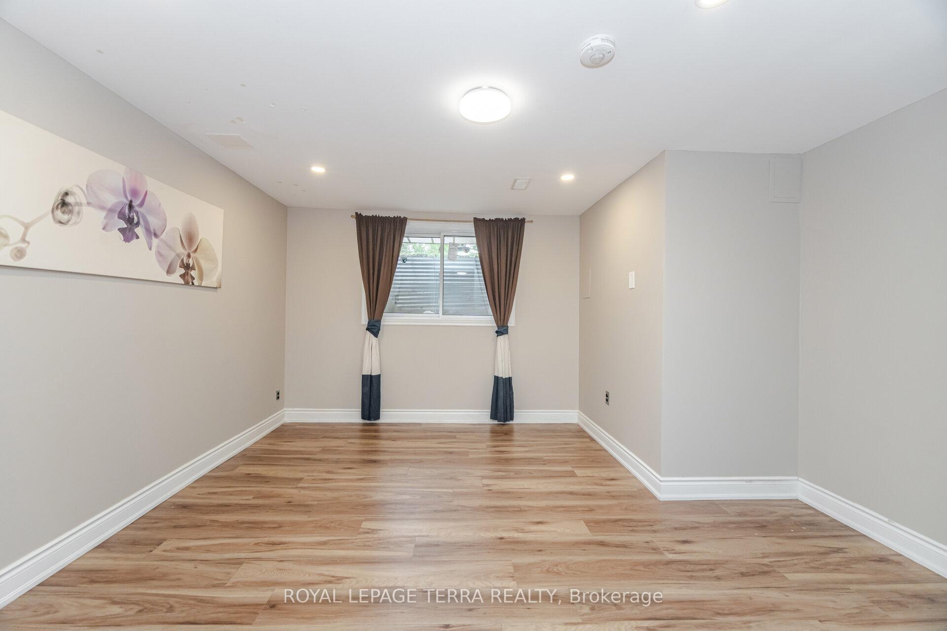 Photo 33 of 65 Alhart Drive, Etobicoke, Thistletown-Beaumonde Heights — HOMEH