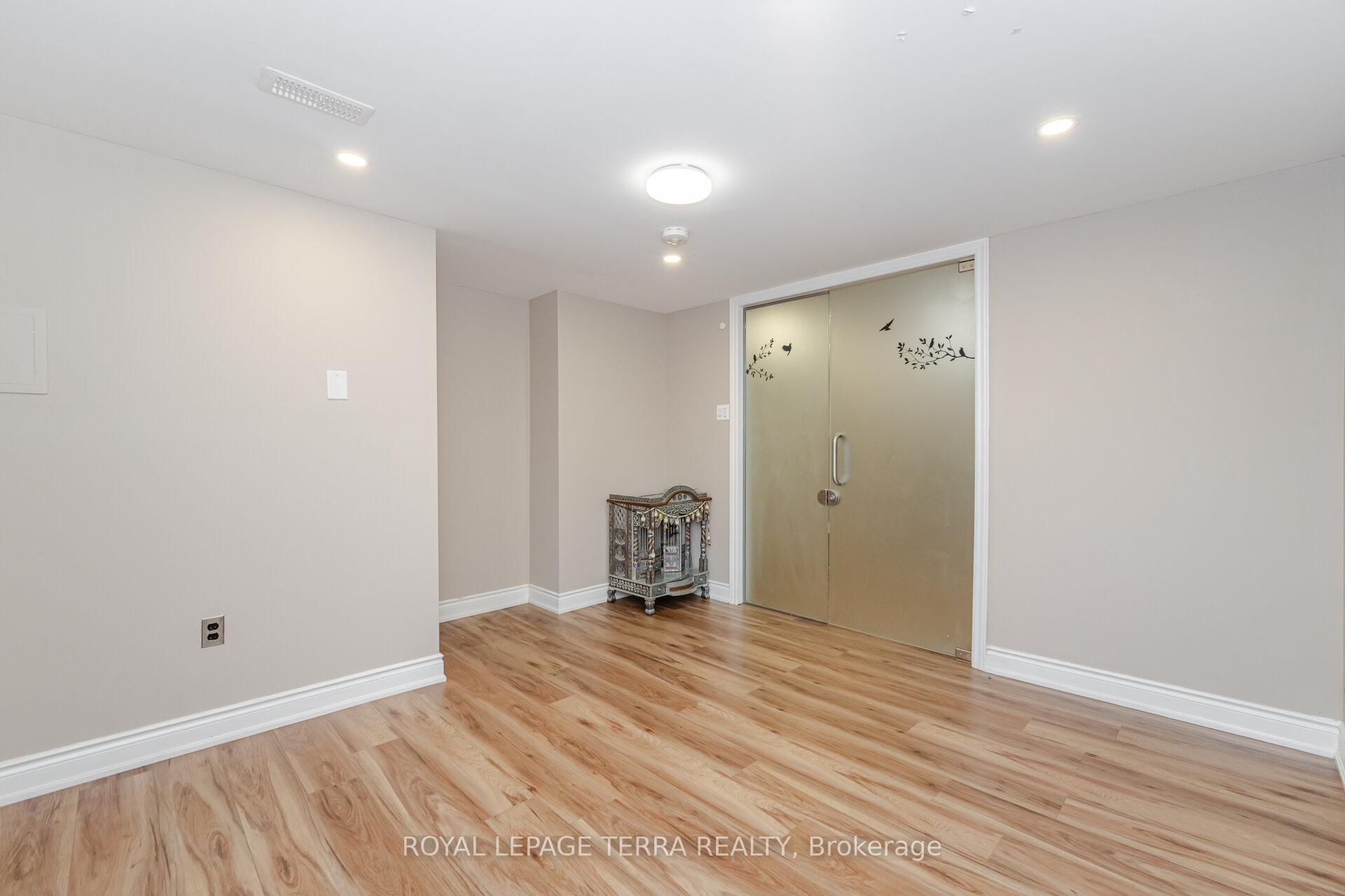 Photo 34 of 65 Alhart Drive, Etobicoke, Thistletown-Beaumonde Heights — HOMEH