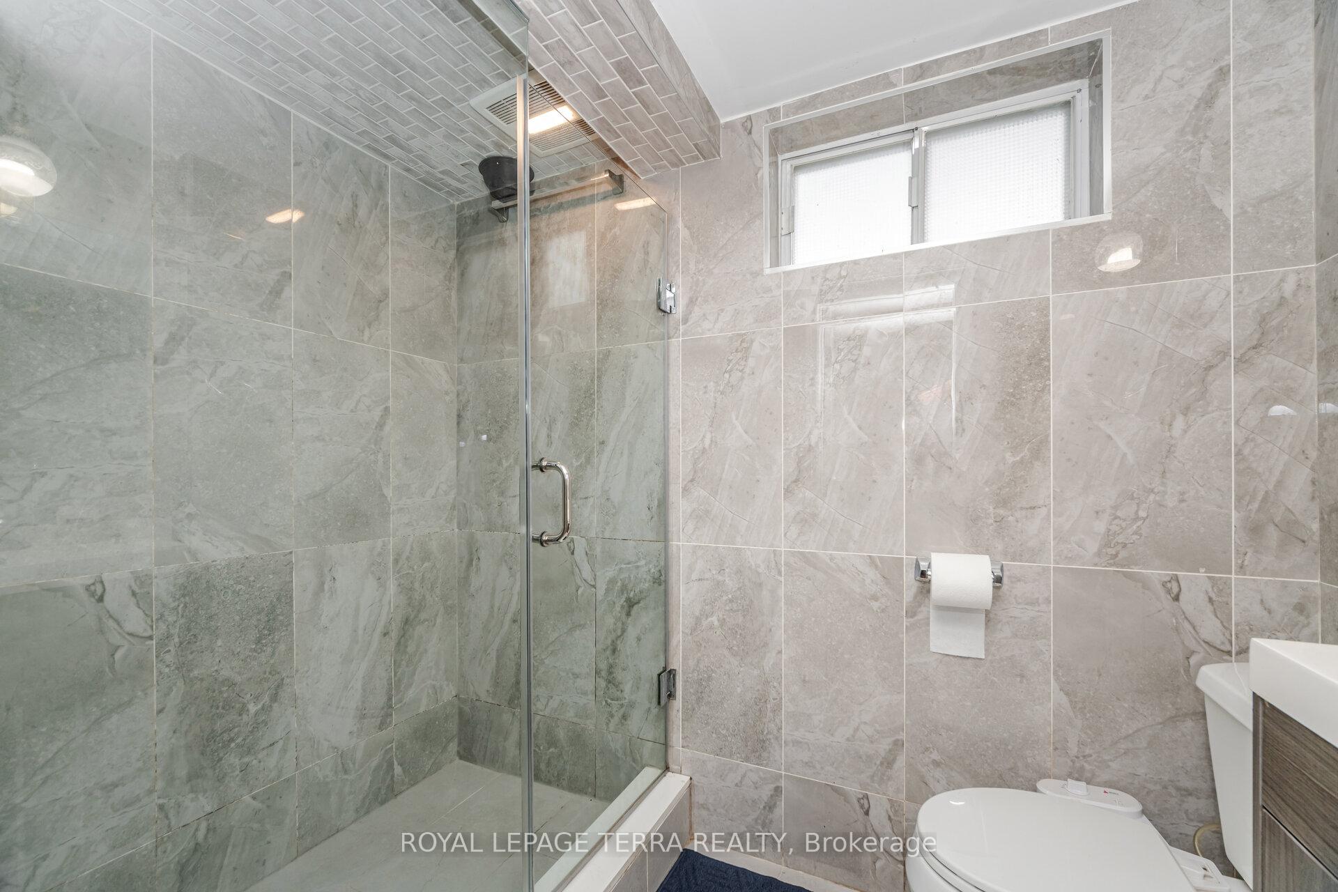 Photo 37 of 65 Alhart Drive, Etobicoke, Thistletown-Beaumonde Heights — HOMEH