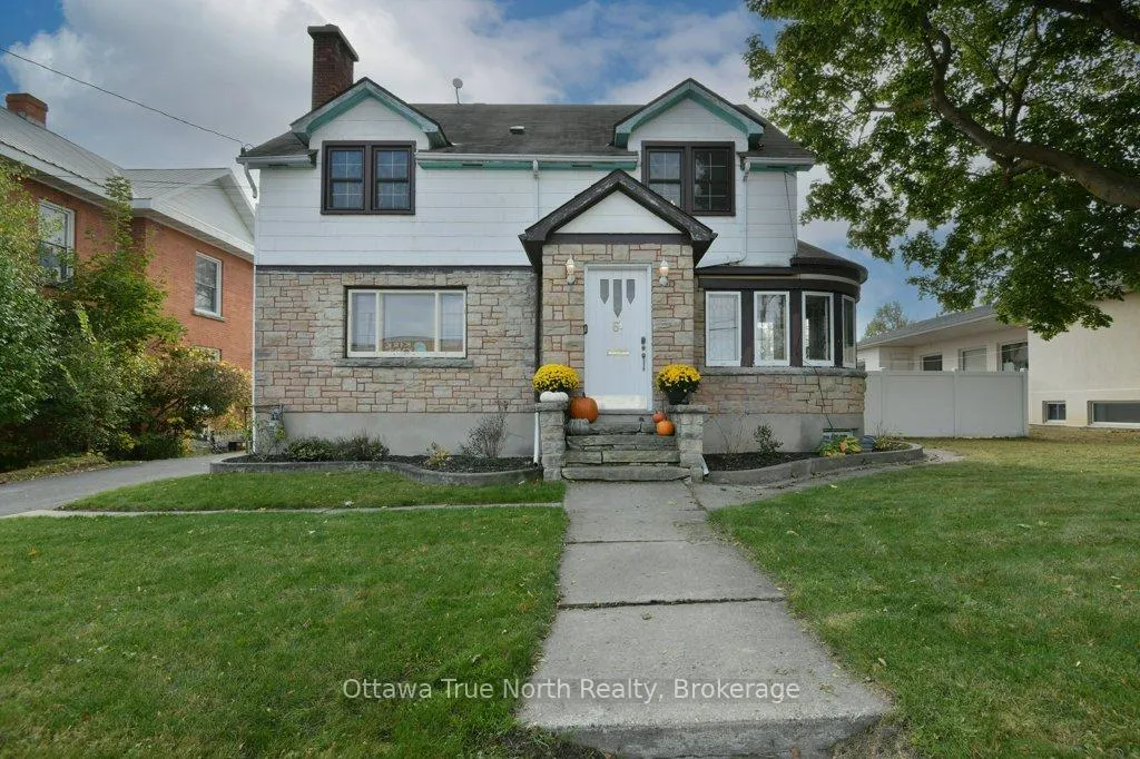 Photo 1 of 61 Daniel Street N, Arnprior — HOMEH
